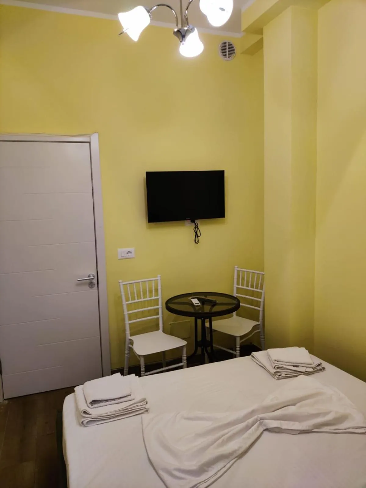 Bed in Auto Tana Guest House