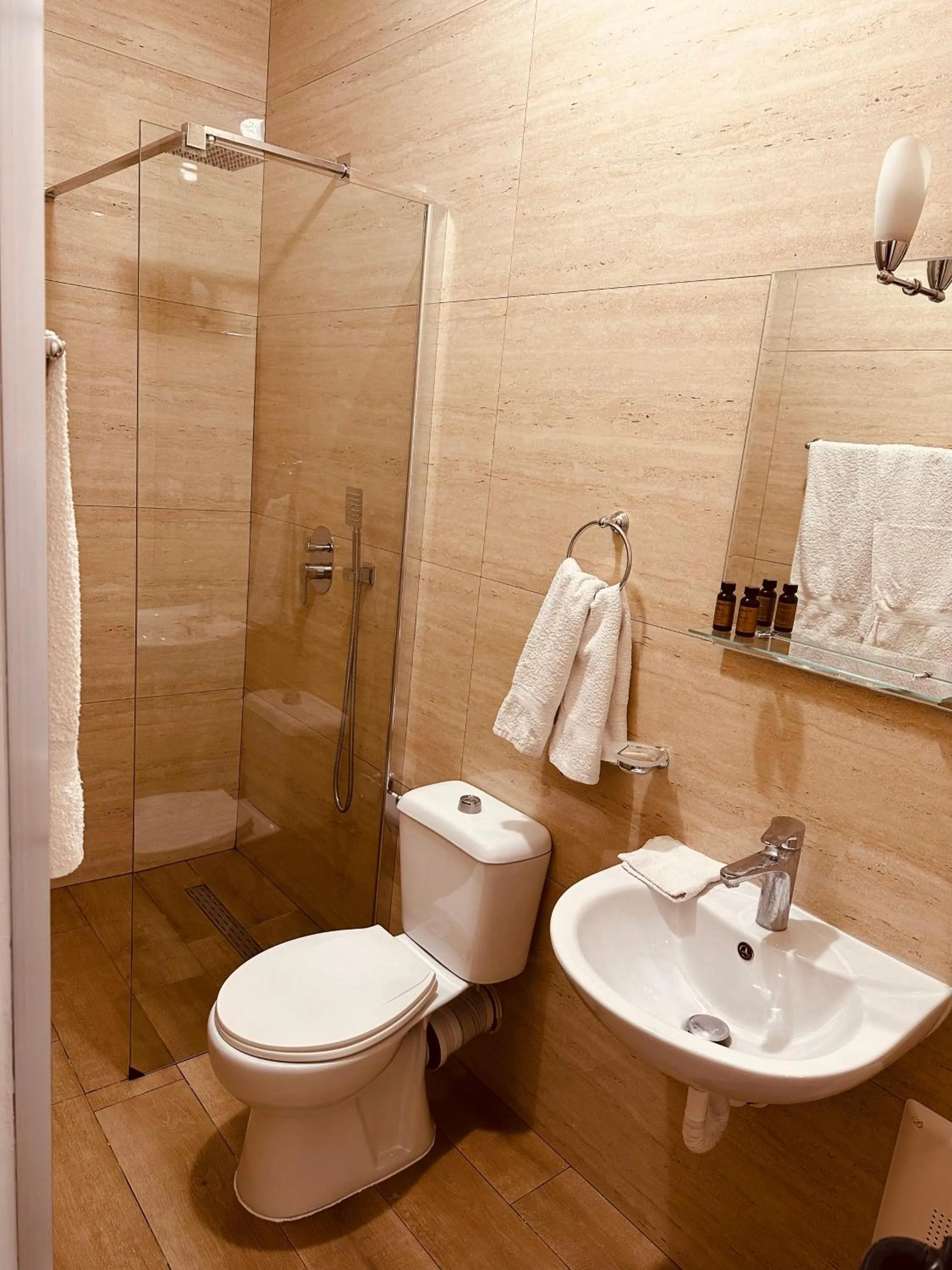 Auto Tana Guest House