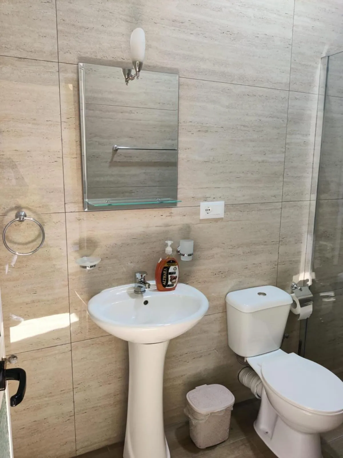 Auto Tana Guest House