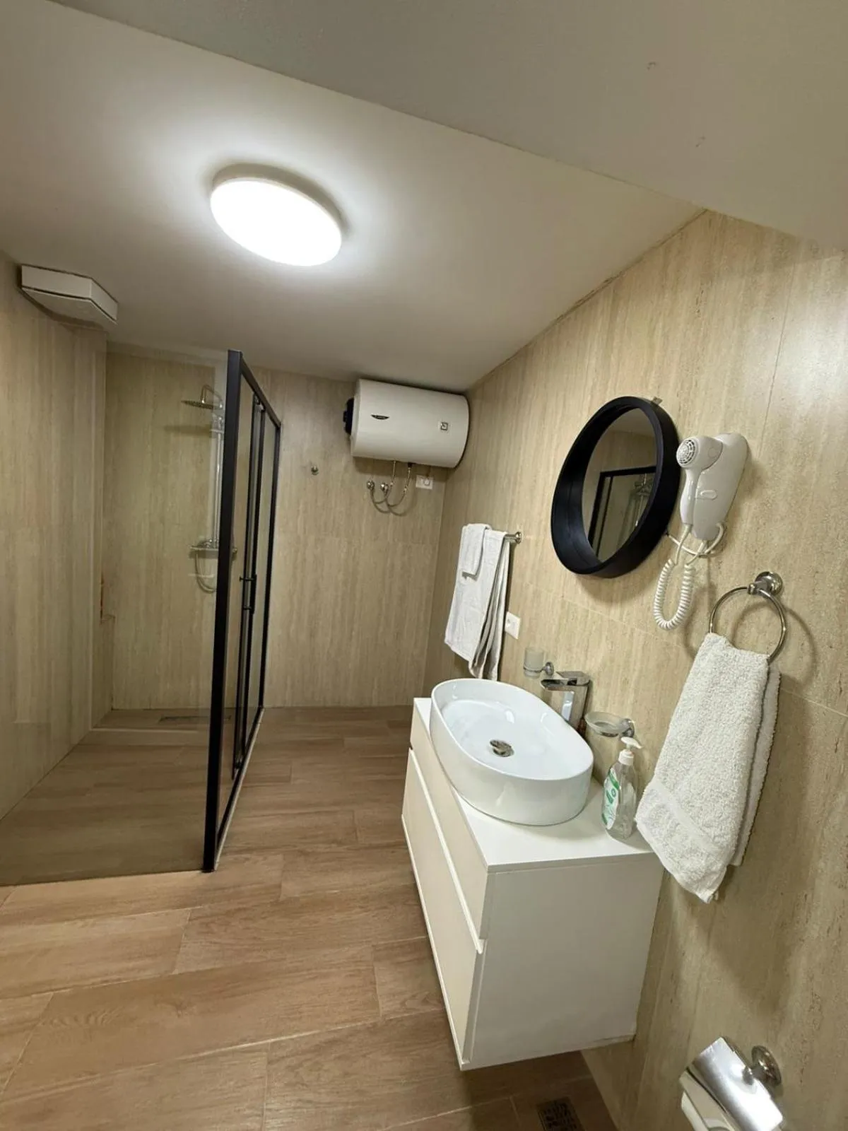 Auto Tana Guest House