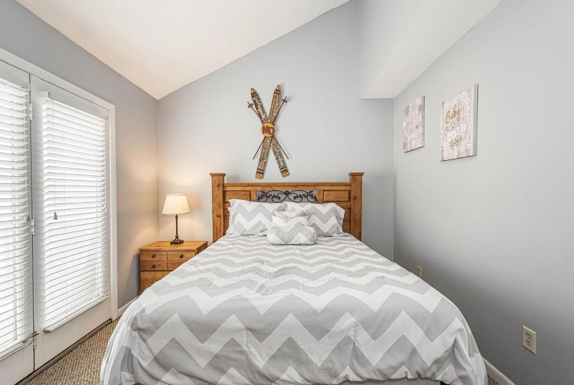 Property building, Bed in Villages of Wisp 08 Winding Way