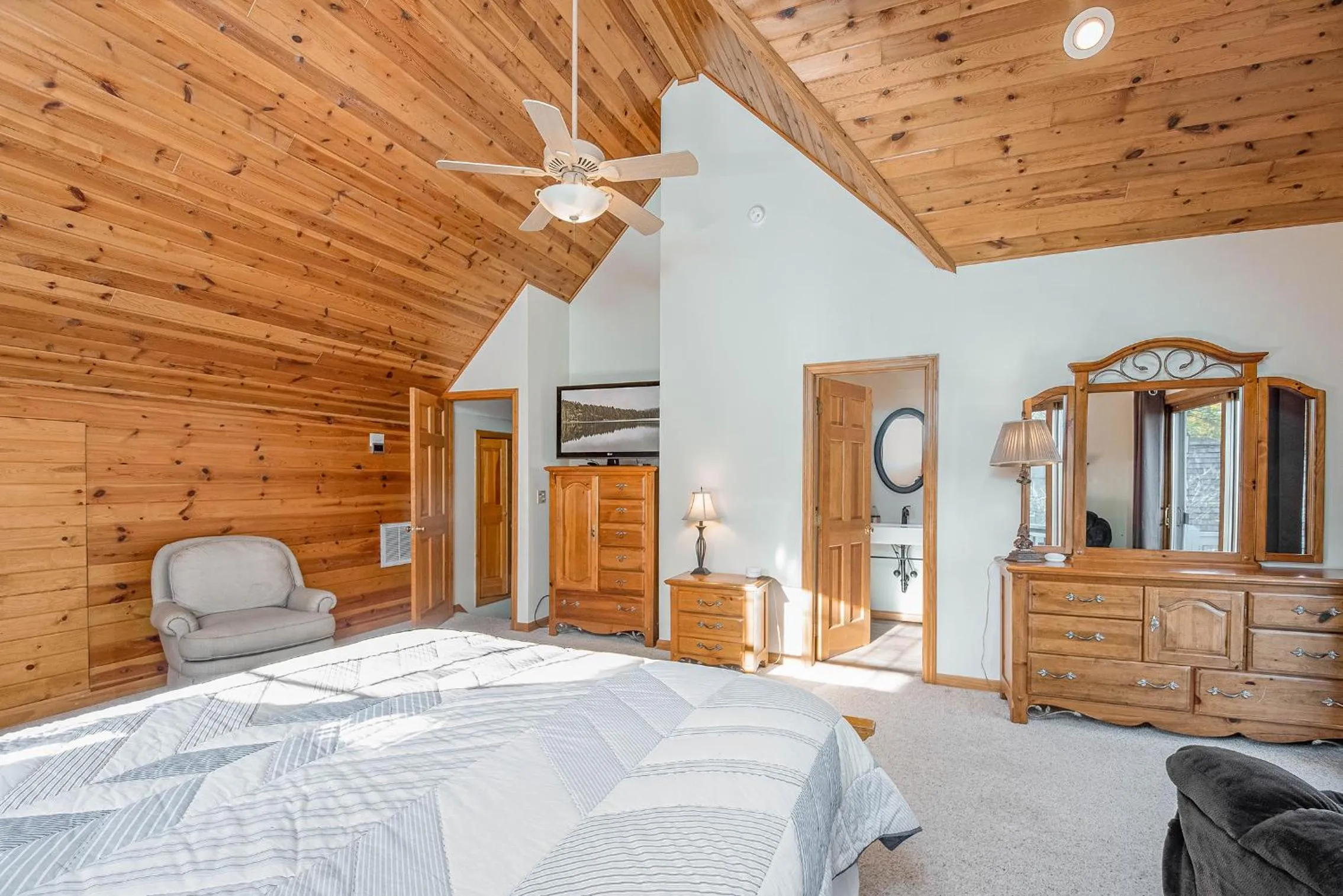 Property building, Bed in Green Gables