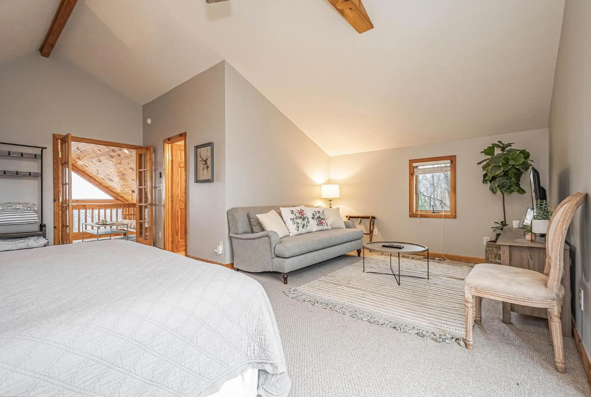 Property building, Bed in The Quarterdeck