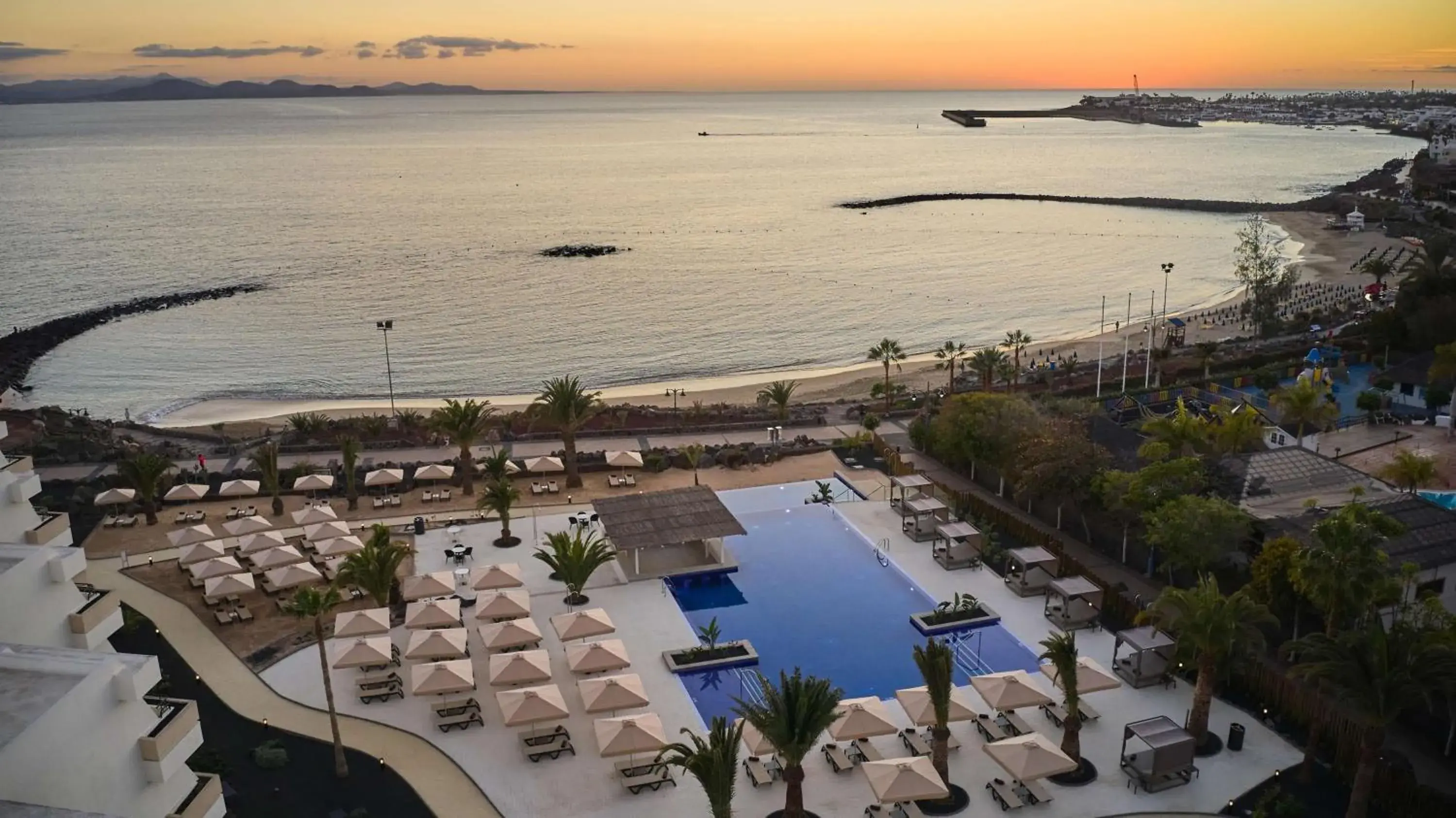 Property building in Dreams Lanzarote Playa Dorada Resort & Spa Property building in Dreams Lanzarote Playa Dorada Resort & Spa