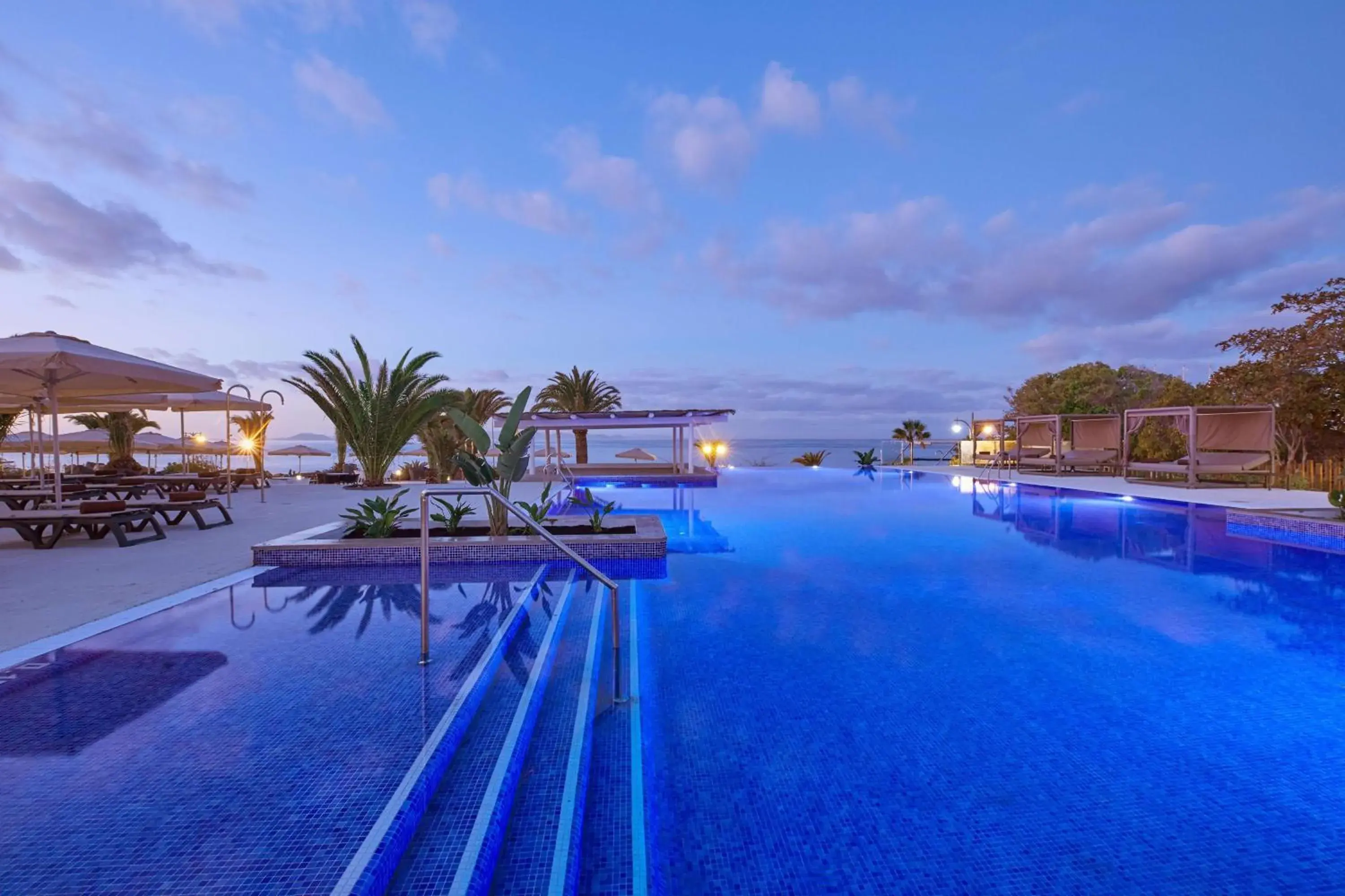 Swimming pool in Dreams Lanzarote Playa Dorada Resort & Spa Swimming pool in Dreams Lanzarote Playa Dorada Resort & Spa