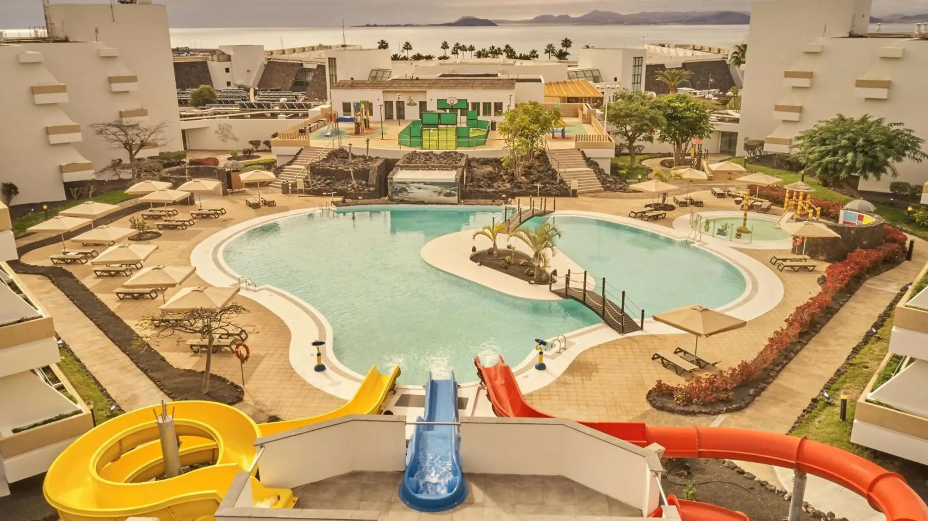 Swimming pool in Dreams Lanzarote Playa Dorada Resort & Spa Swimming pool in Dreams Lanzarote Playa Dorada Resort & Spa