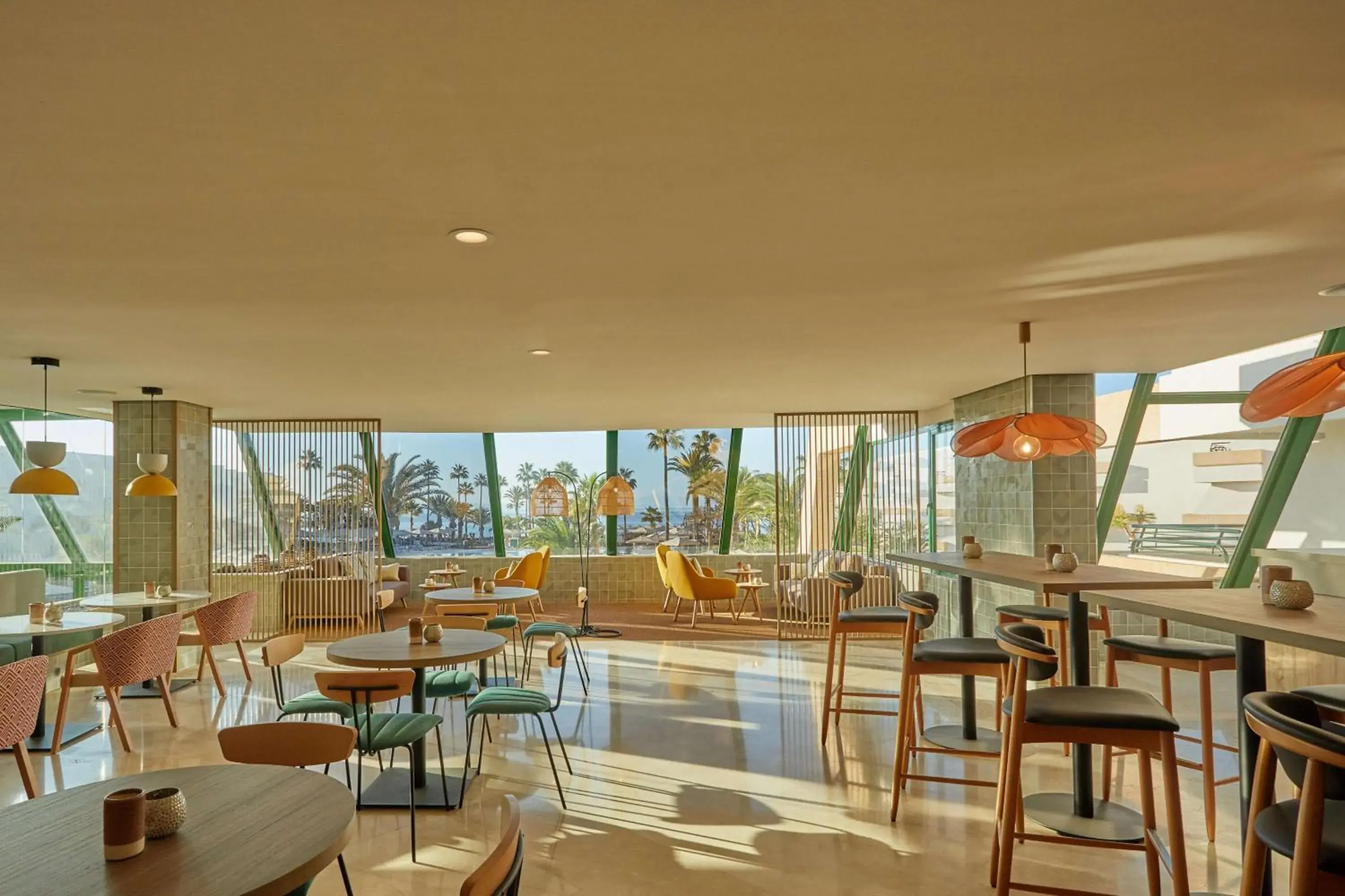 Lounge or bar in Dreams Lanzarote Playa Dorada Resort & Spa Lounge or bar in Dreams Lanzarote Playa Dorada Resort & Spa