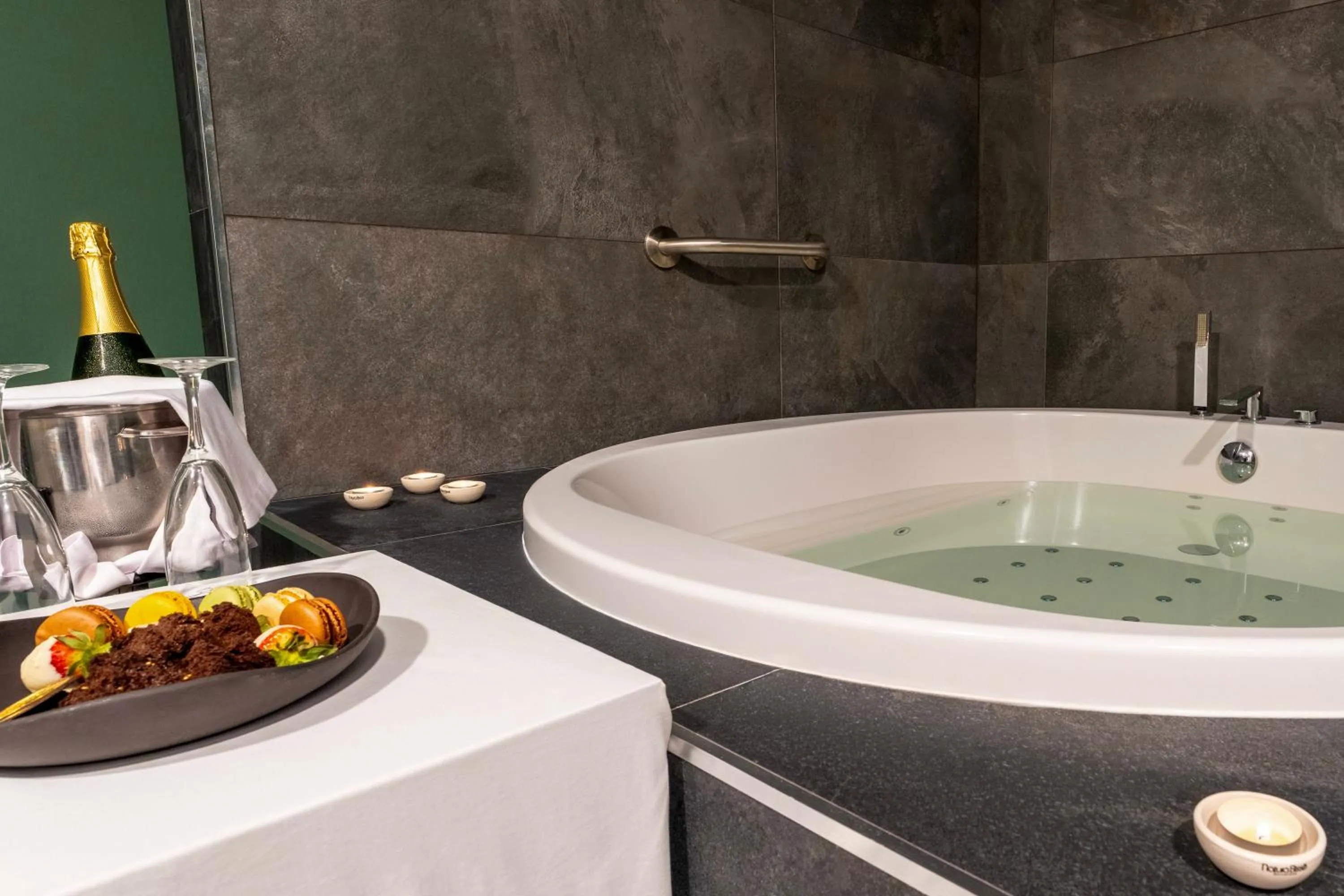 Hot Tub in Grand Hyatt Lanzarote Playa Dorada Resort