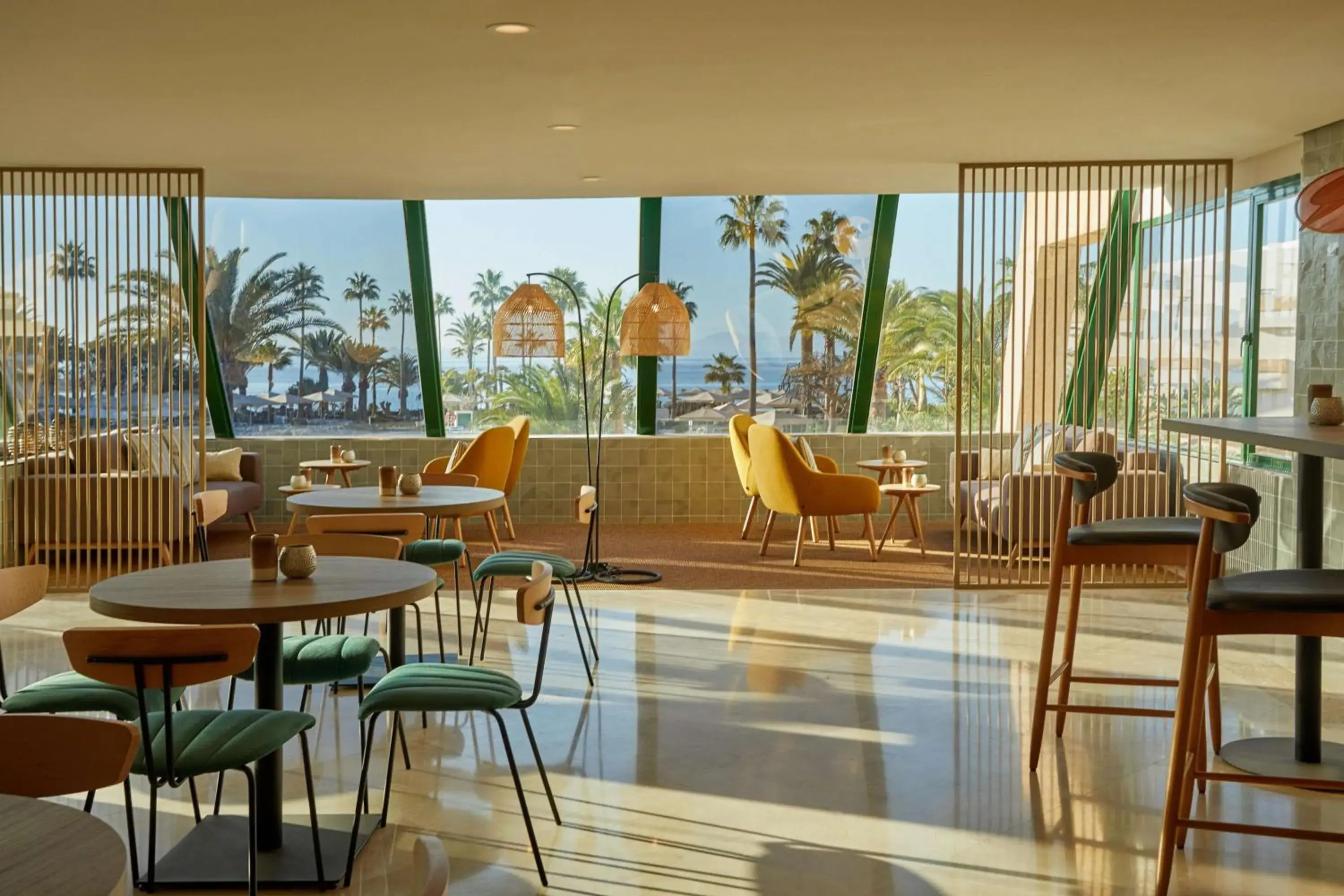 Lounge or bar in Dreams Lanzarote Playa Dorada Resort & Spa Lounge or bar in Dreams Lanzarote Playa Dorada Resort & Spa