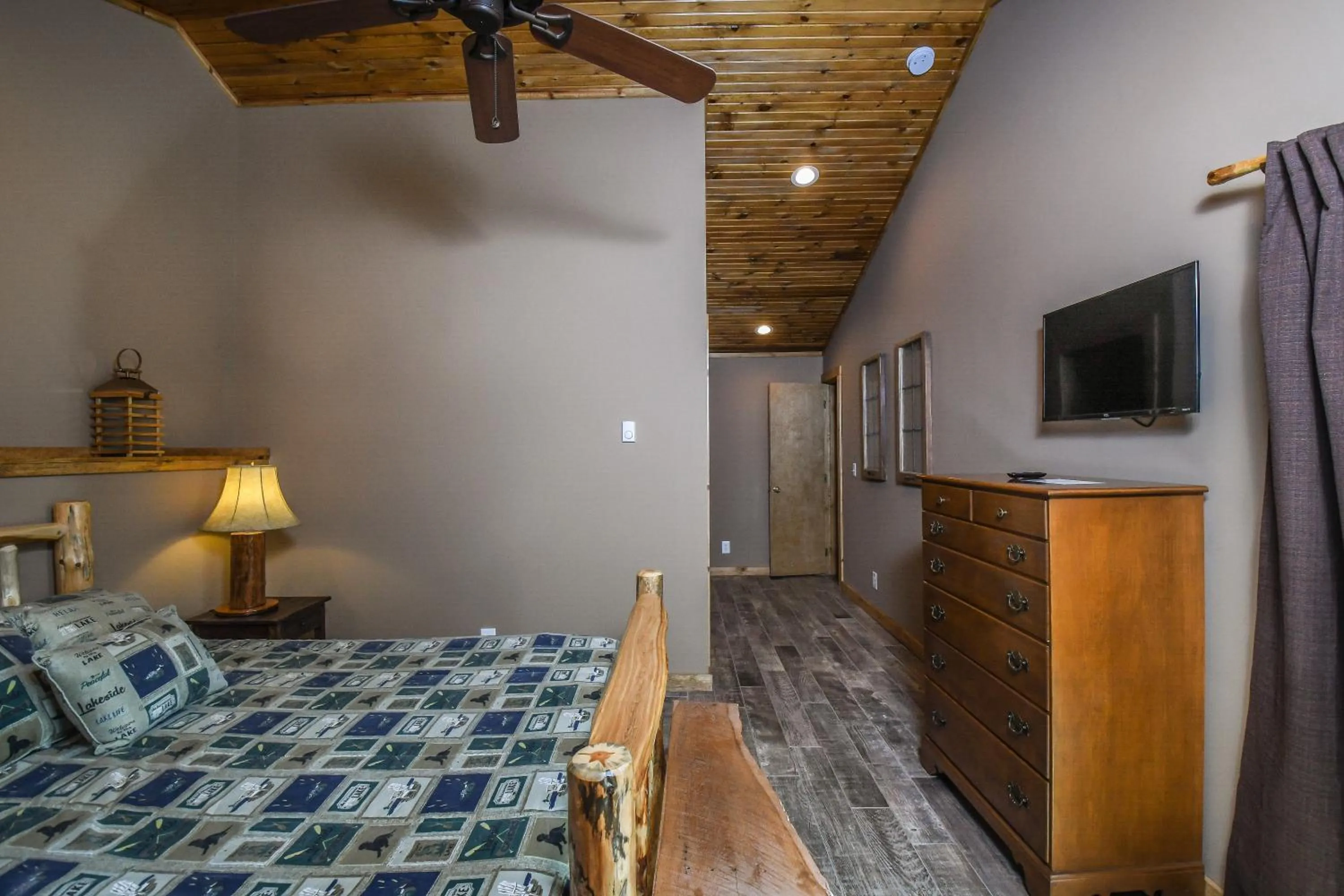 Property building, Bed in Happy Landing