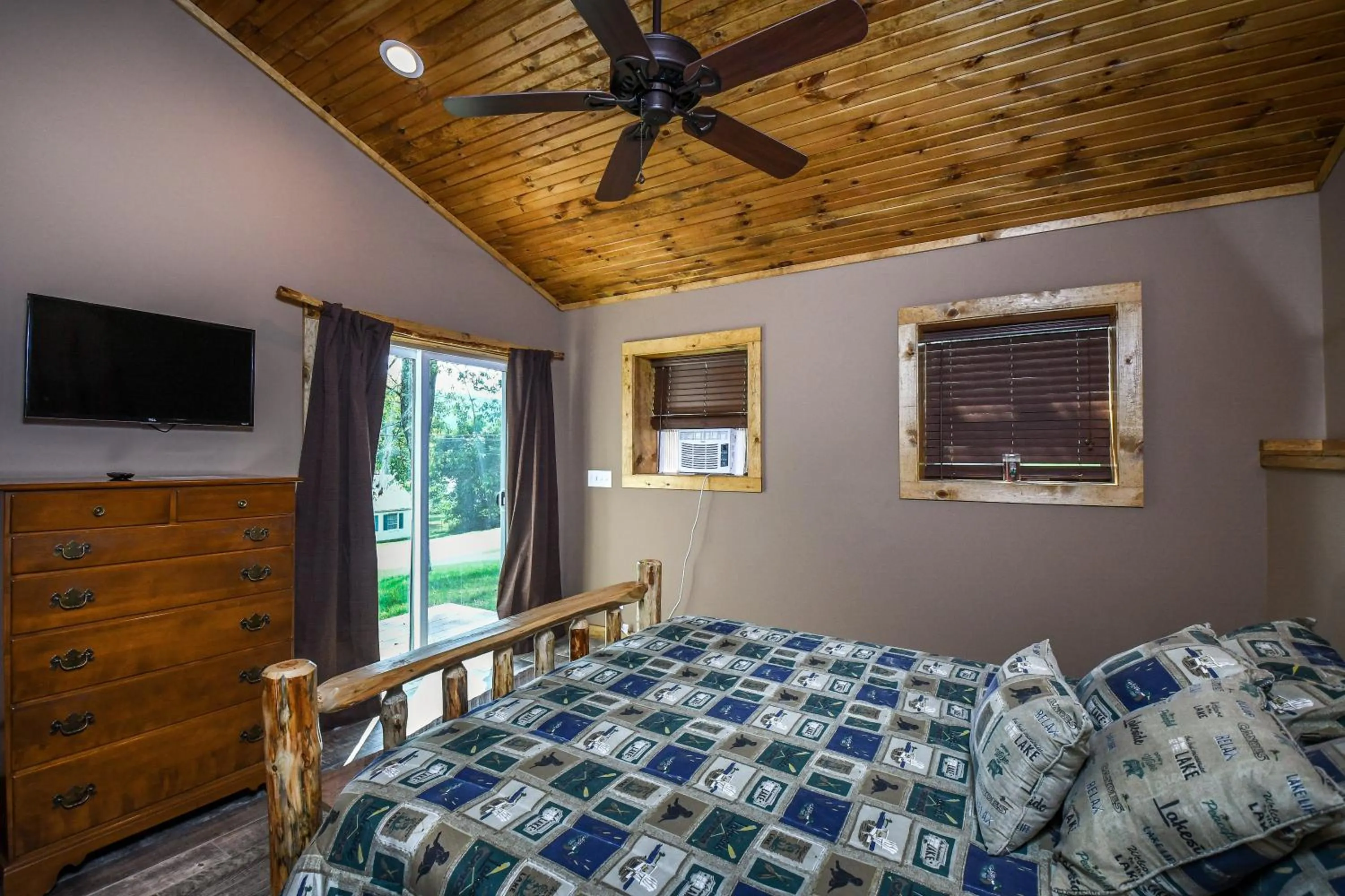 Property building, Bed in Happy Landing