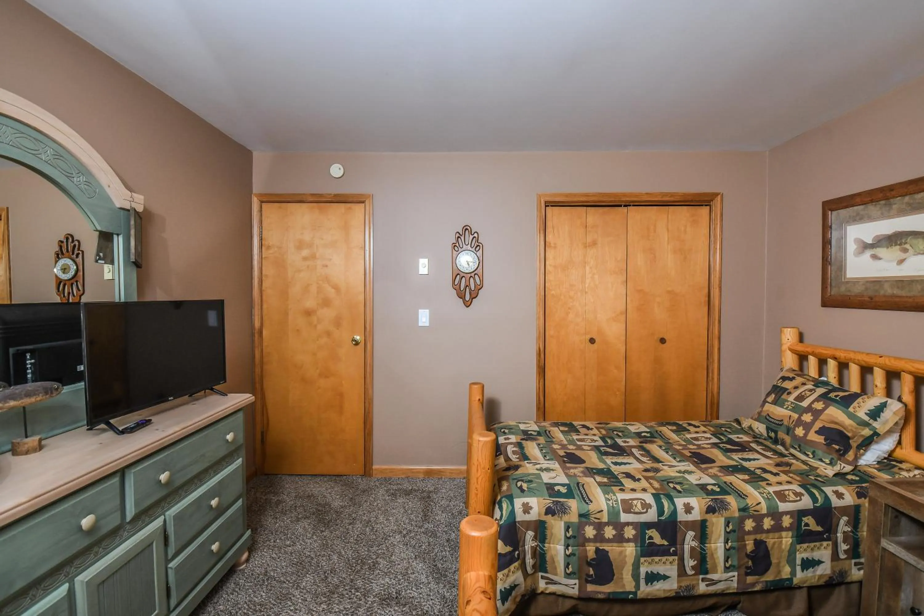 Property building, Bed in Happy Landing