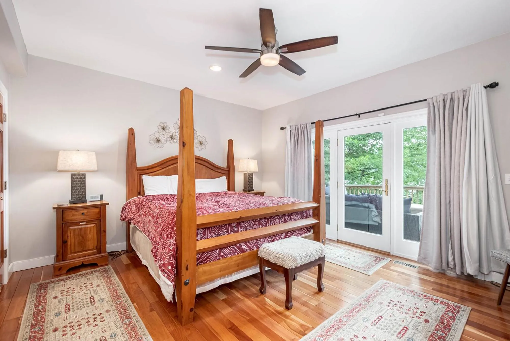 Property building, Bed in Fridays Escape