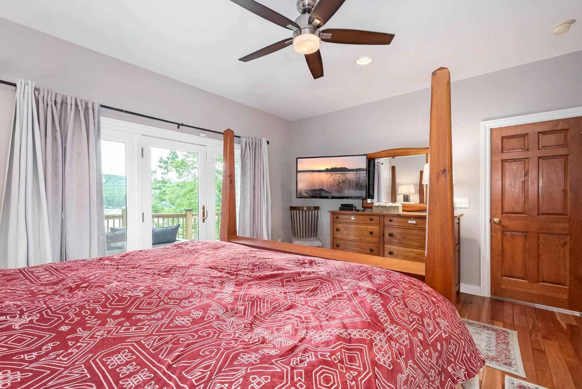 Property building, Bed in Fridays Escape