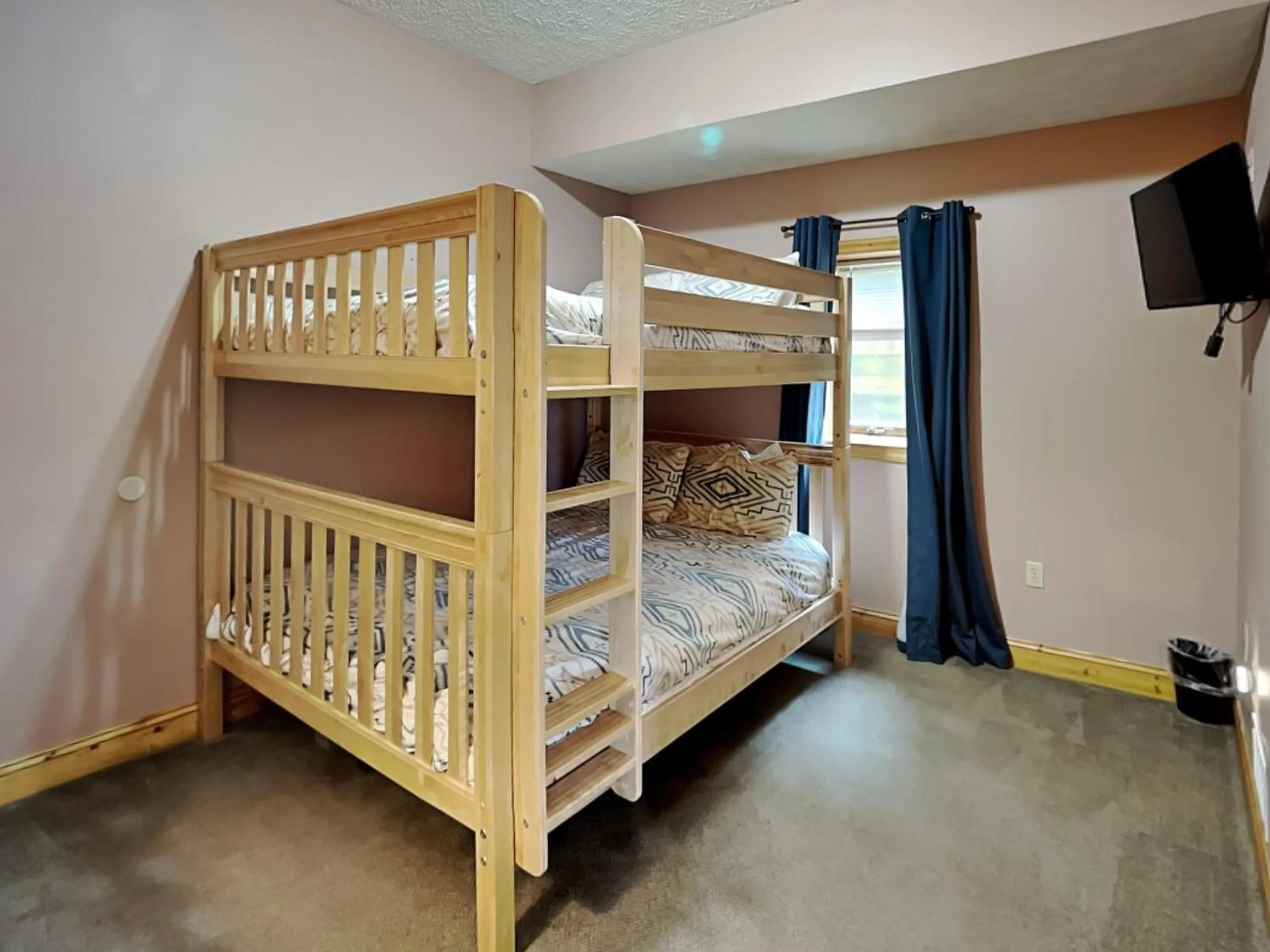 Bed in Celebration at Deep Creek