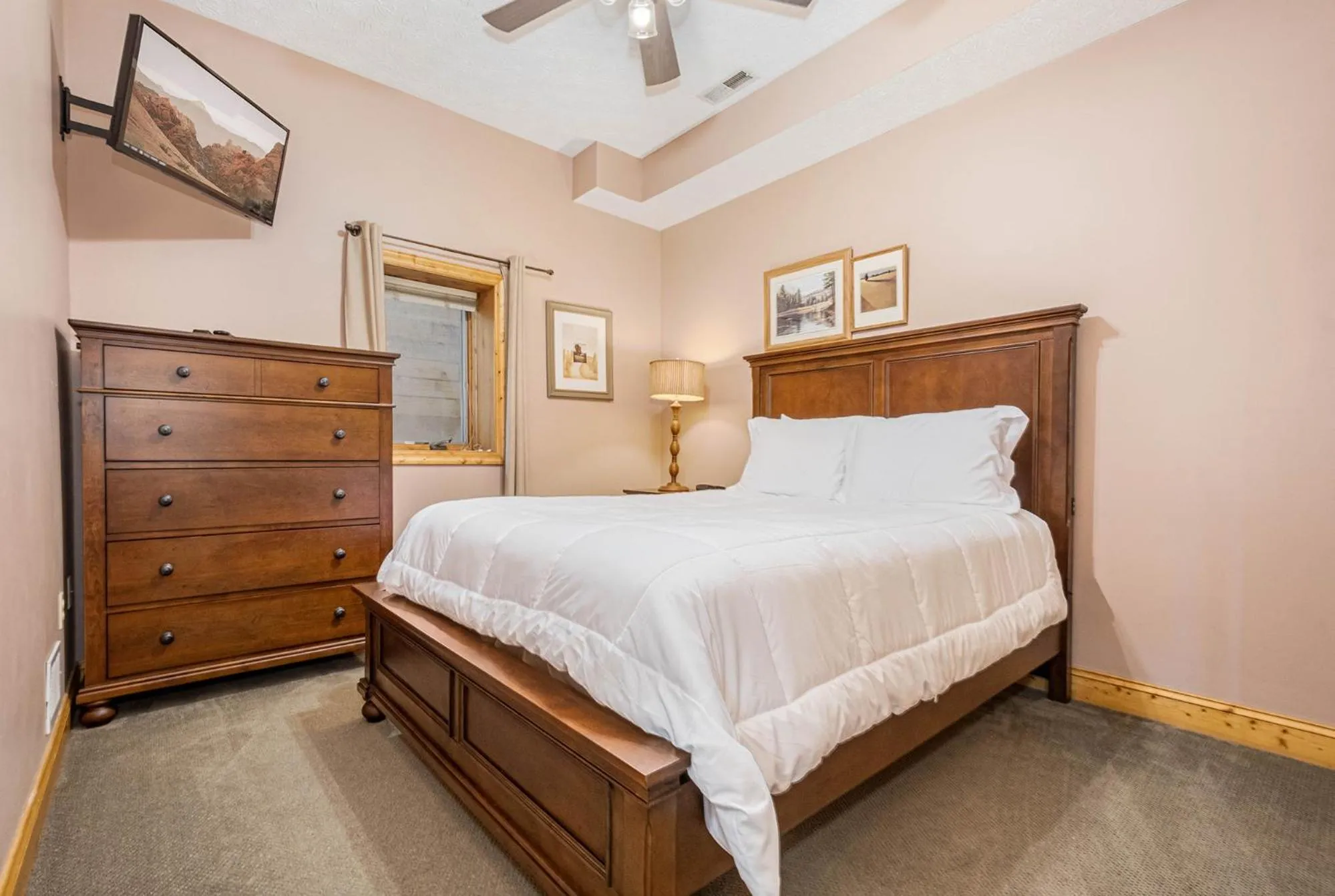 Property building, Bed in Celebration at Deep Creek