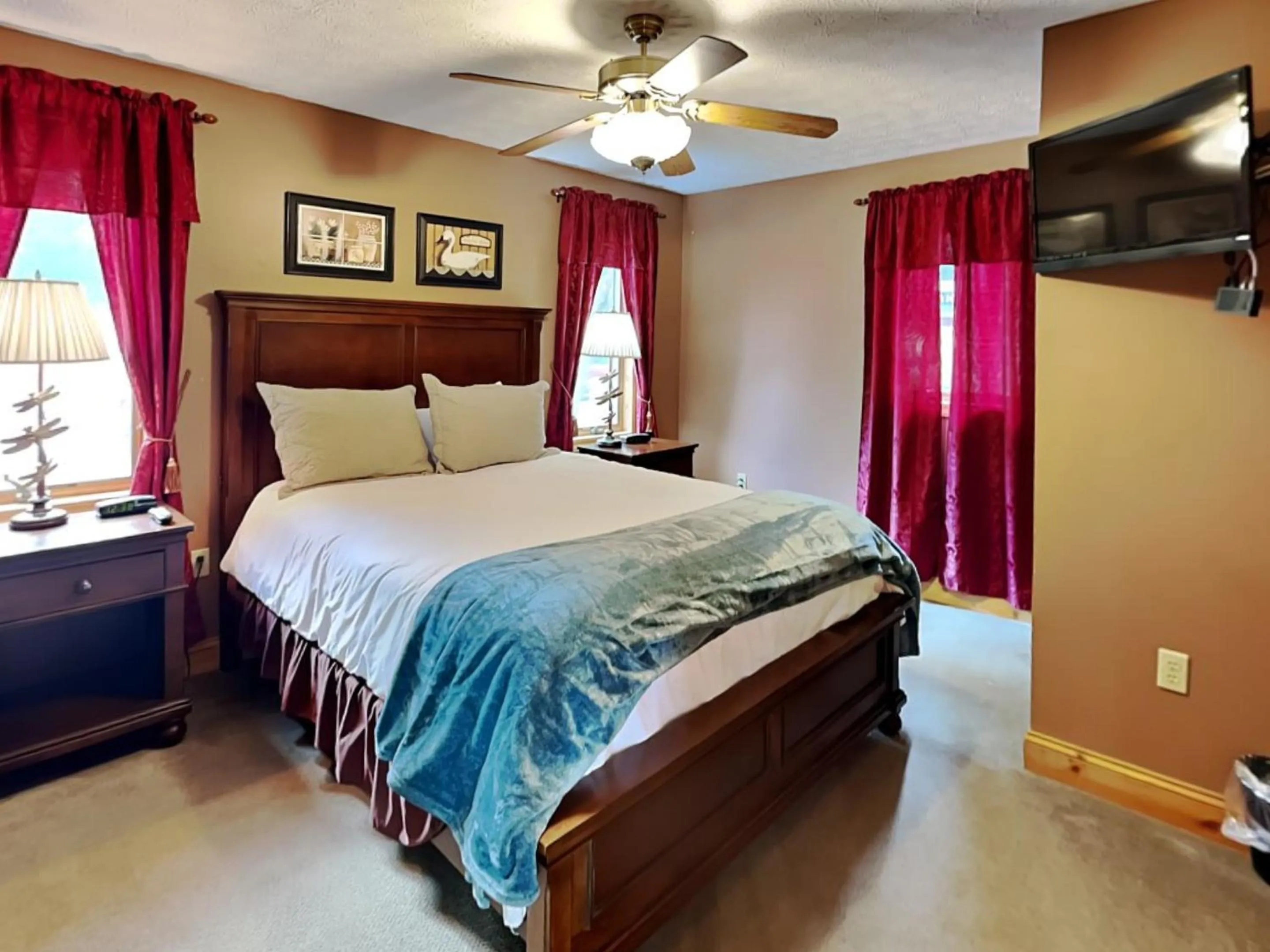 Bed in Celebration at Deep Creek