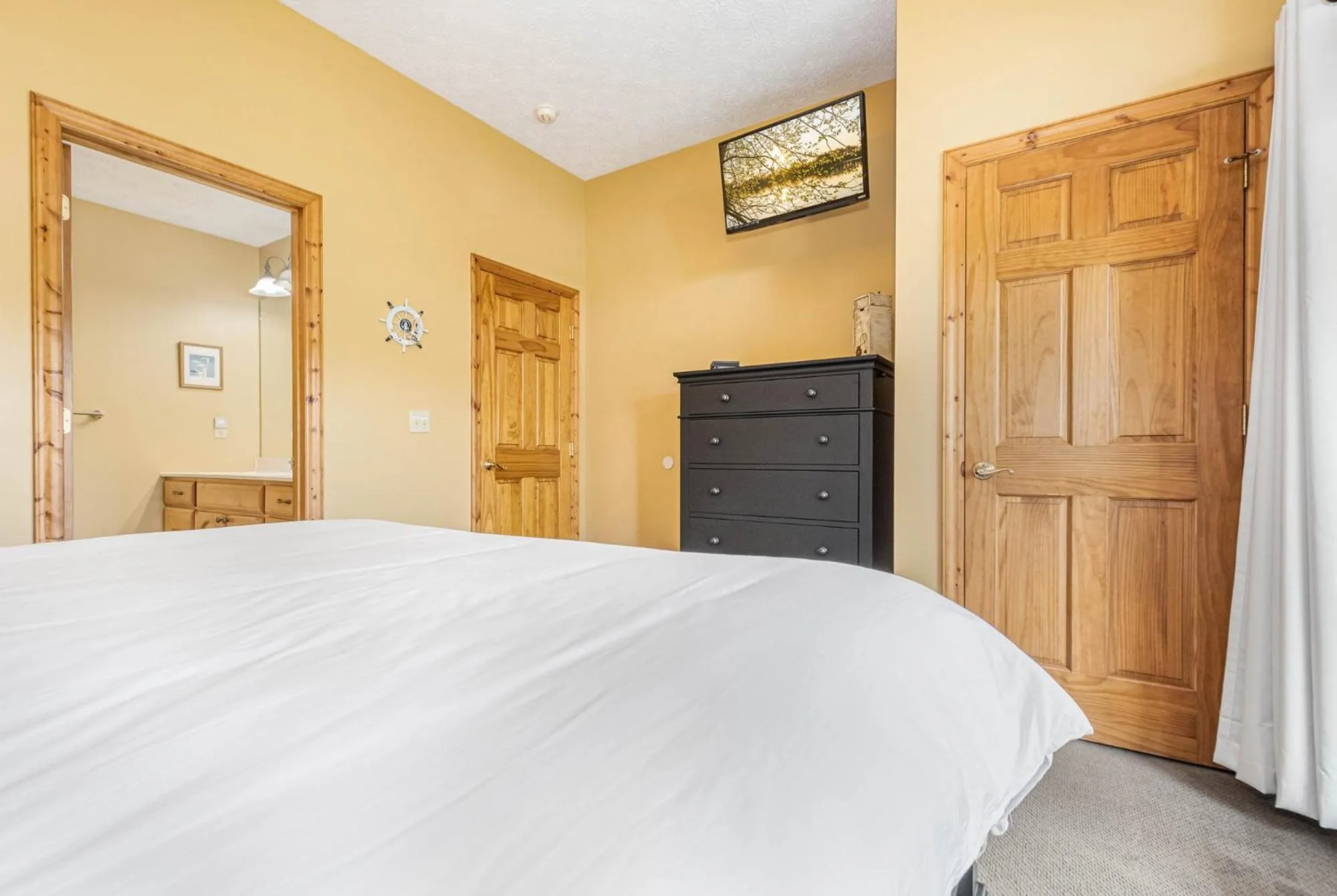 Property building, Bed in Celebration at Deep Creek