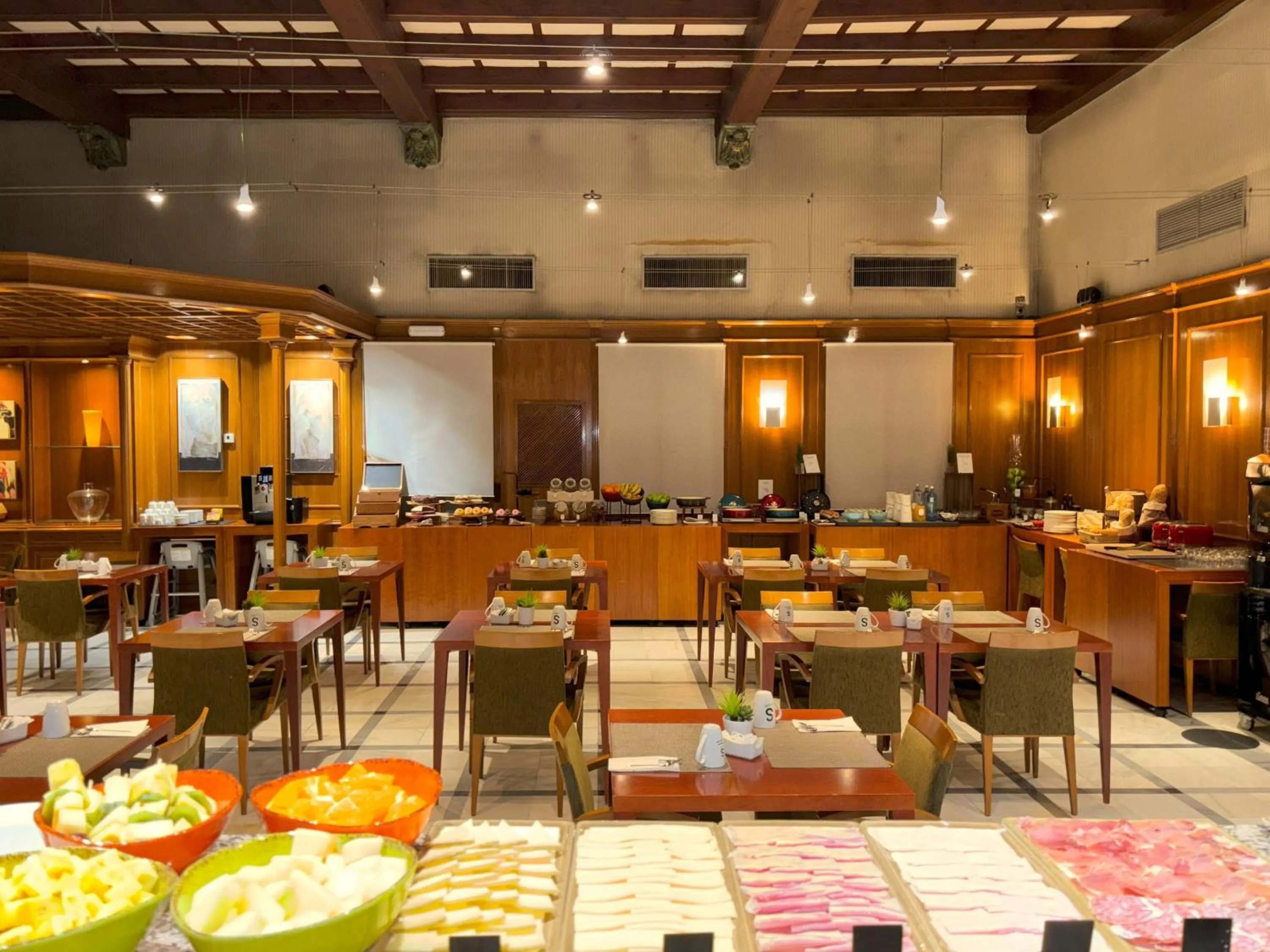 Breakfast in Sercotel Toledo Renacimiento