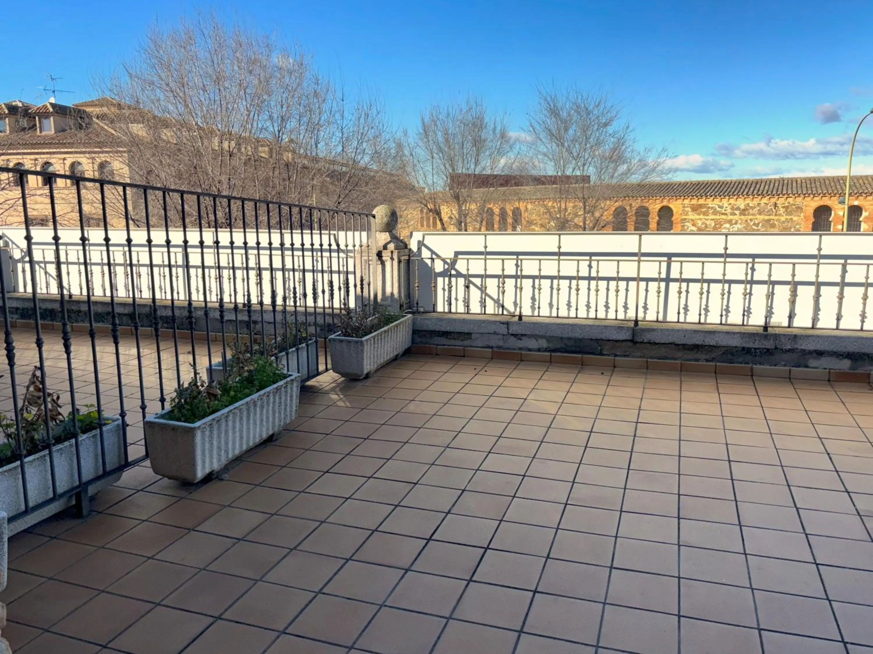 Photo of the whole room in Sercotel Toledo Renacimiento