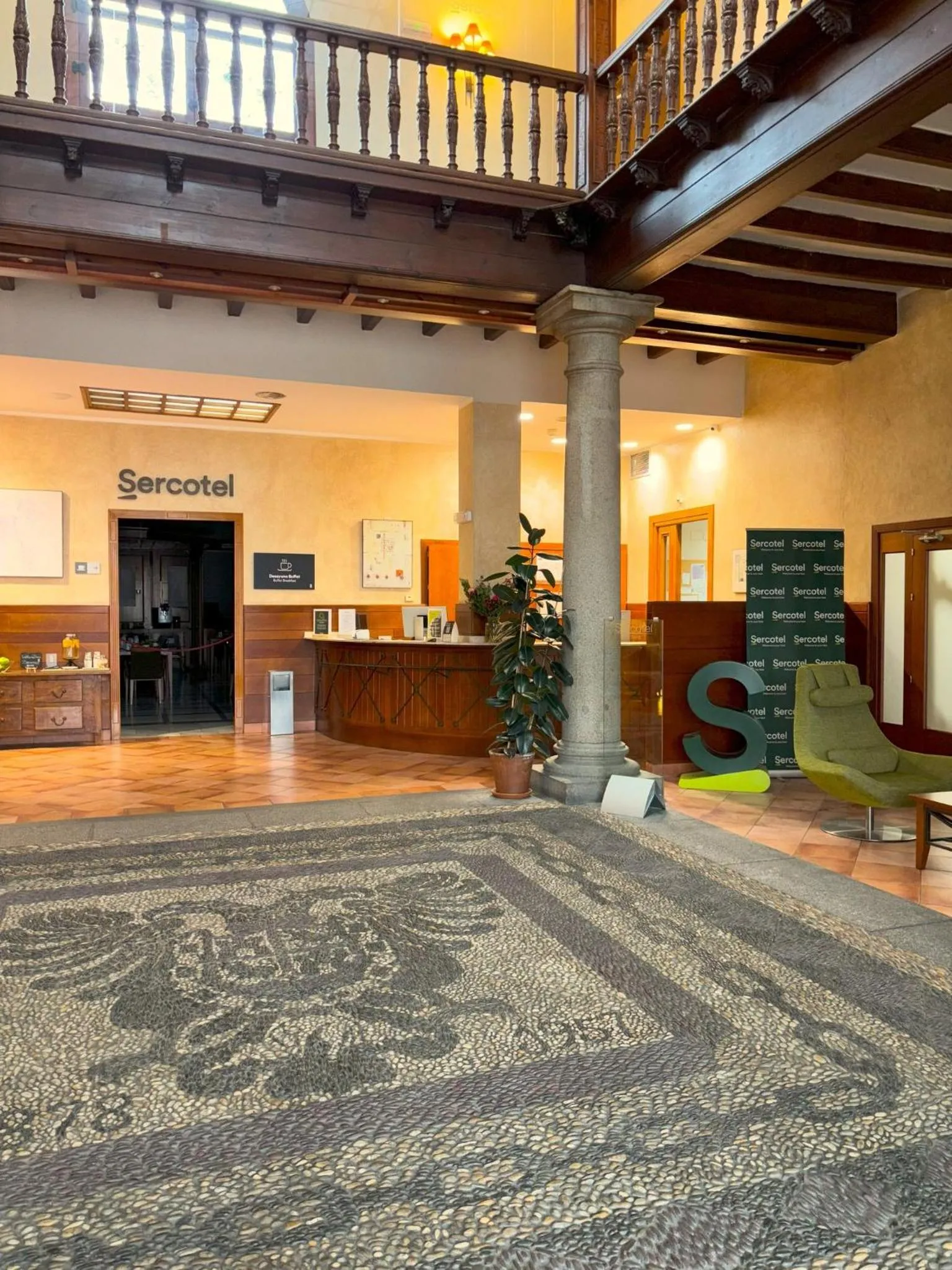 Lobby or reception in Sercotel Toledo Renacimiento