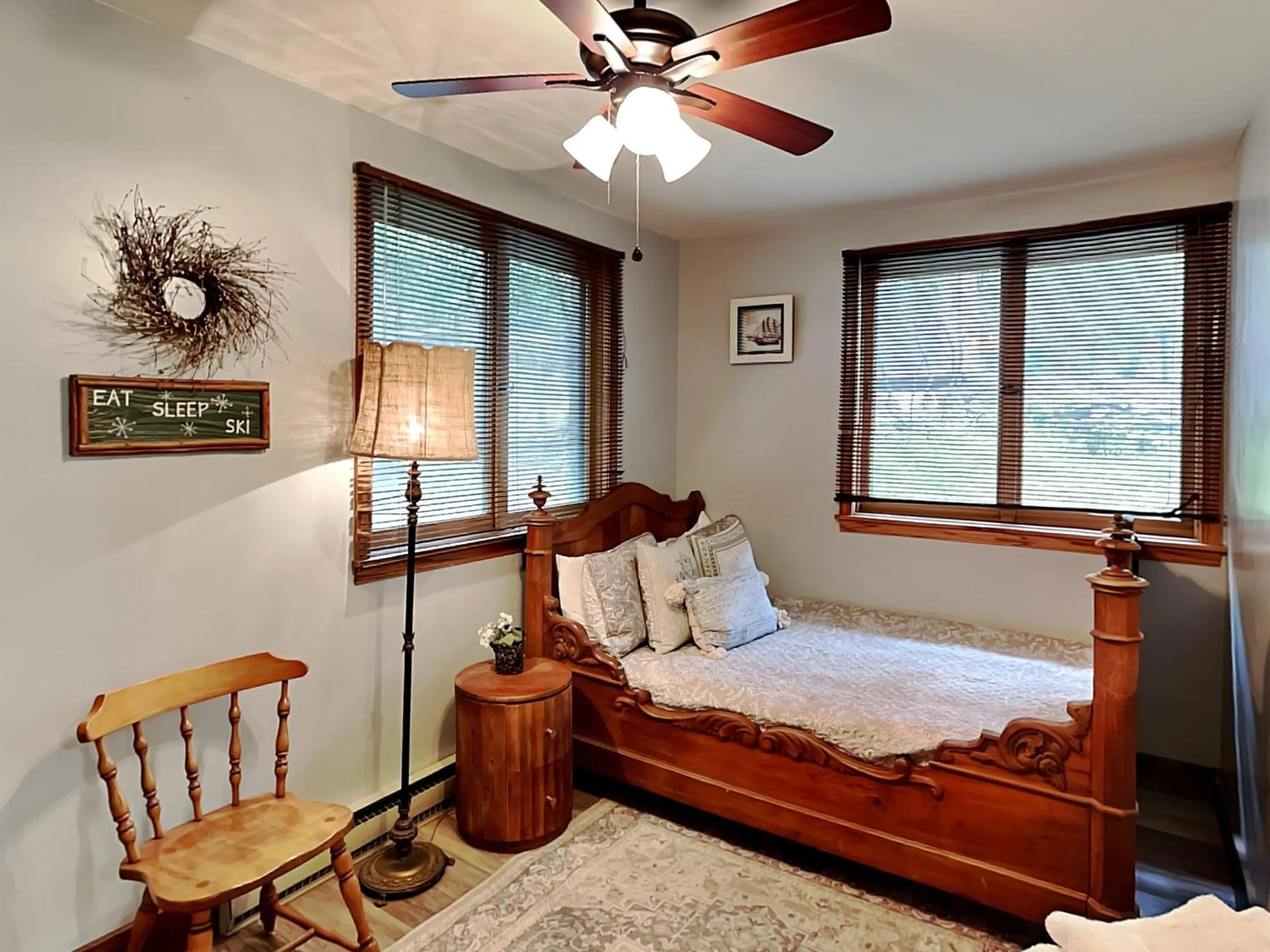 Bed in Lakeside Vista