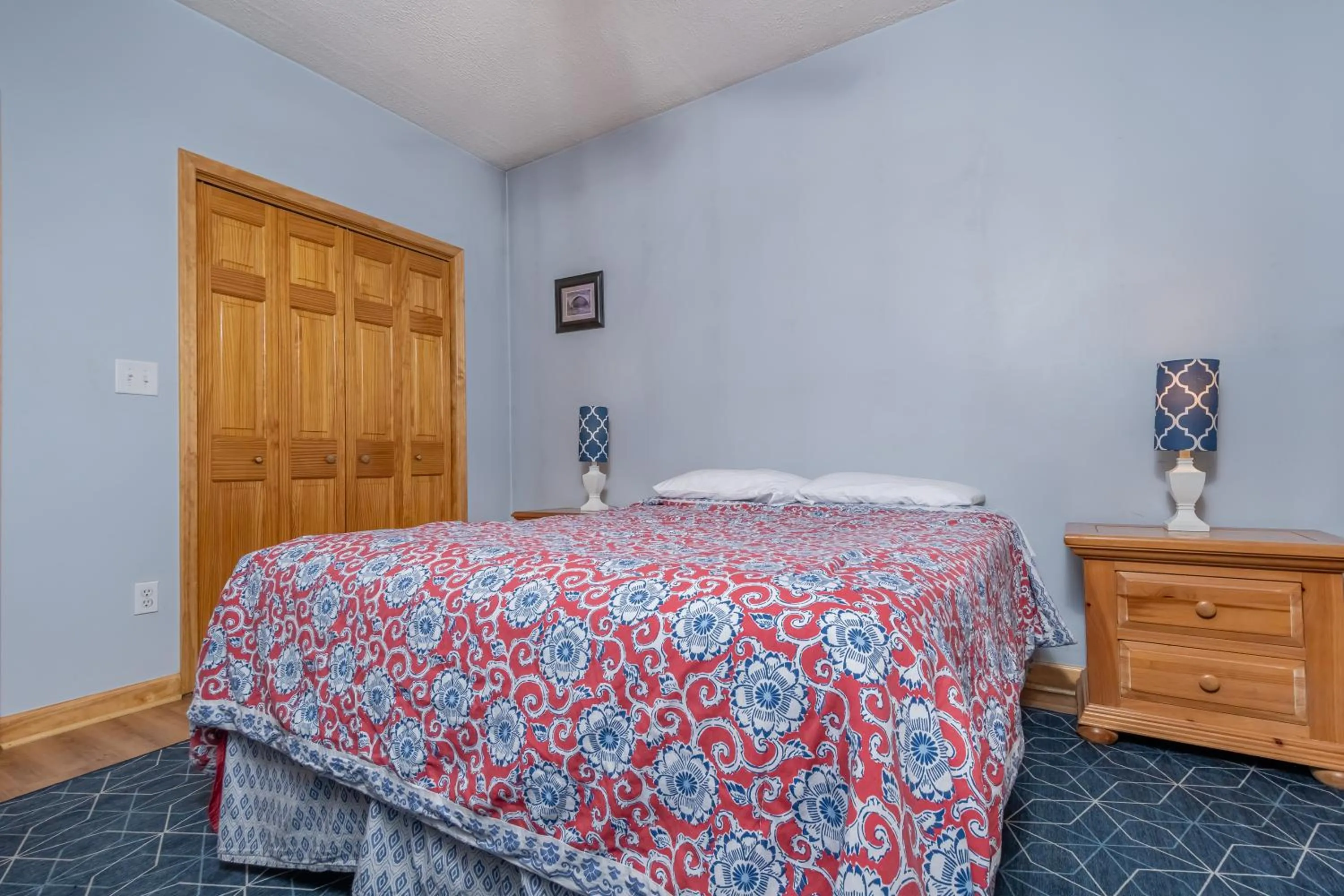 Property building, Bed in Windsor House