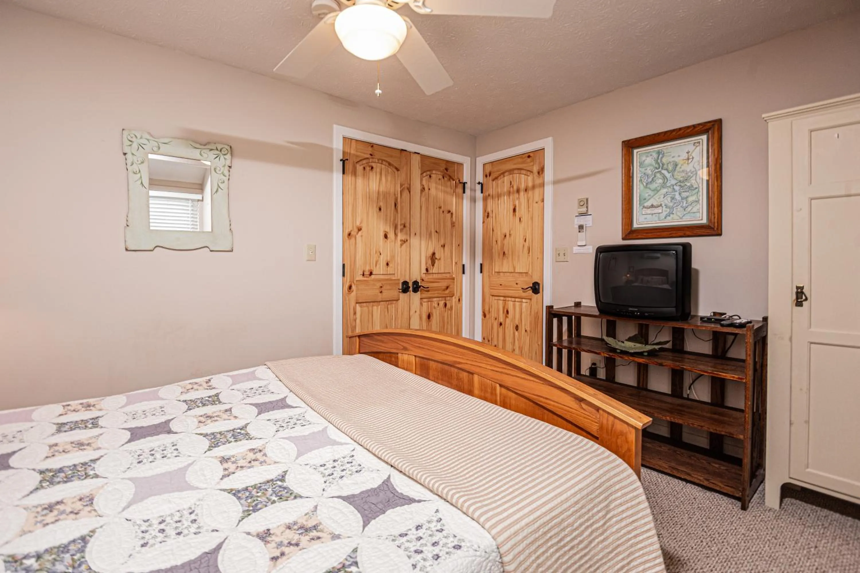 Property building, Bed in Arrowhead Village 15