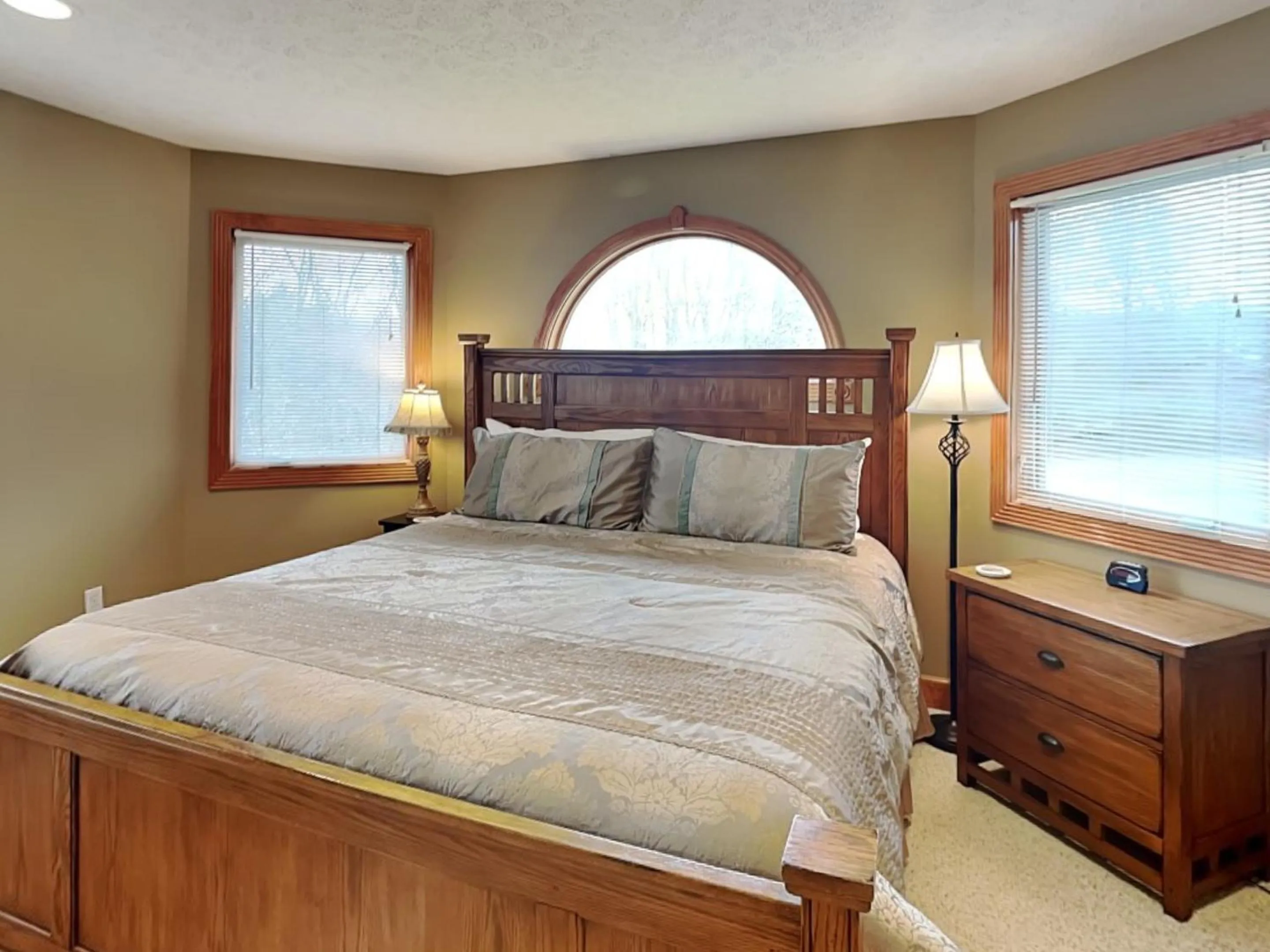 Bed in Marsh Run Cove