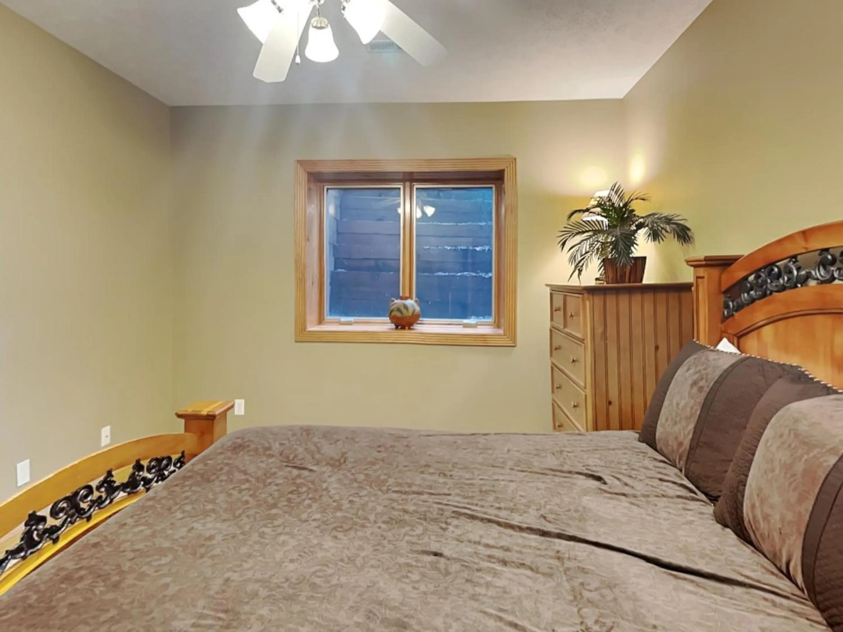 Bed in Marsh Run Cove