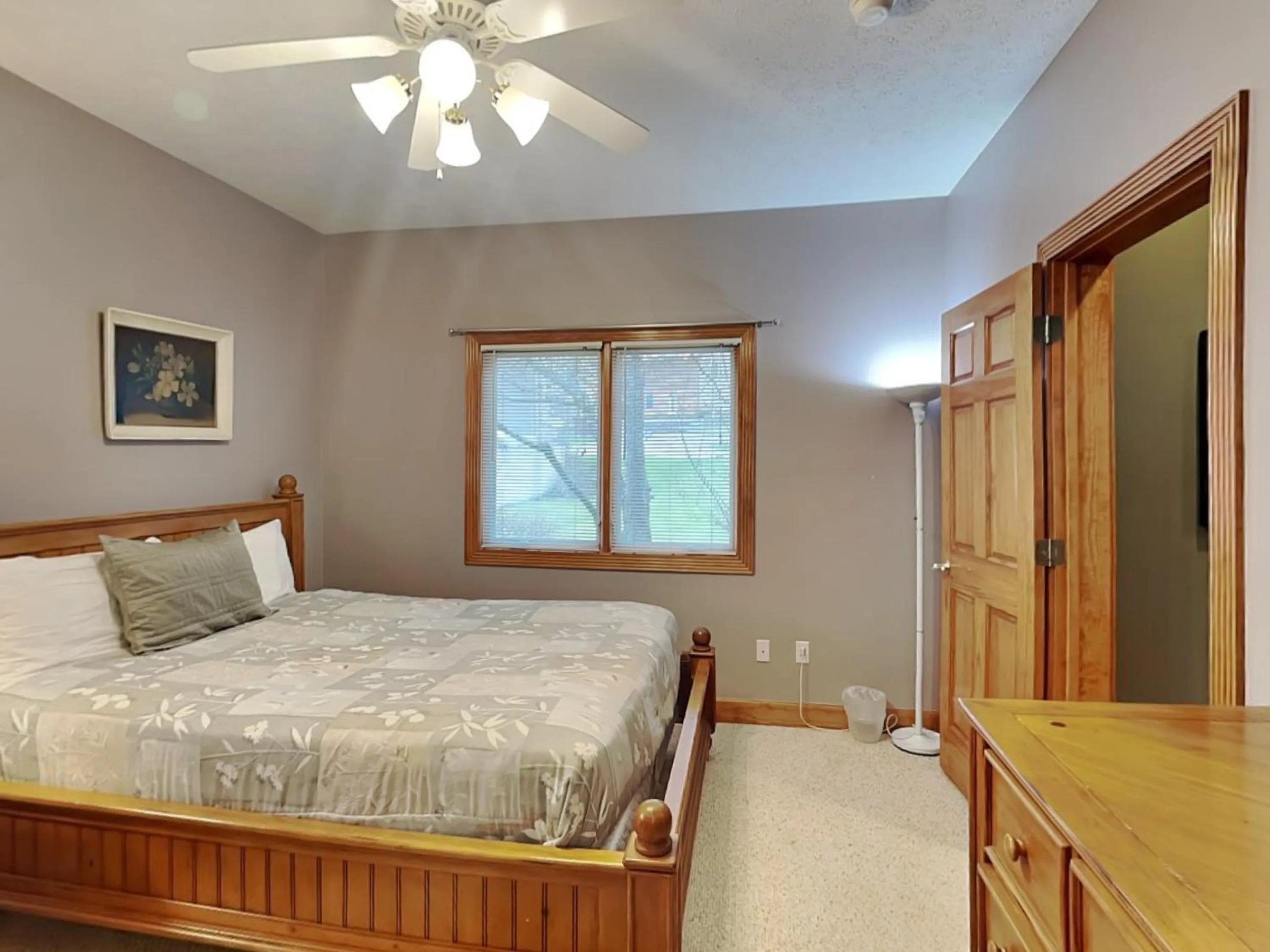 Bed in Marsh Run Cove