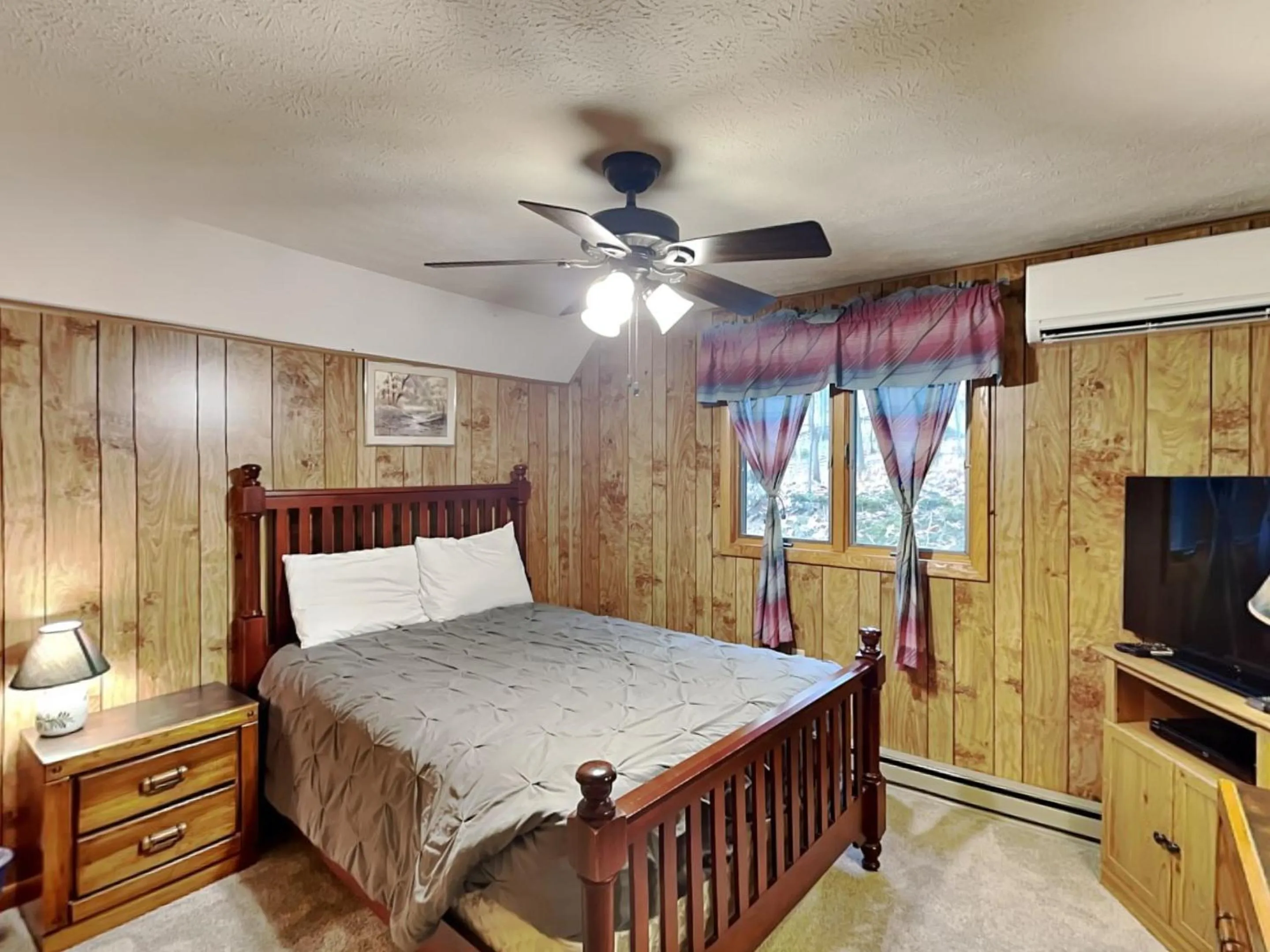 Bed in Mountain House