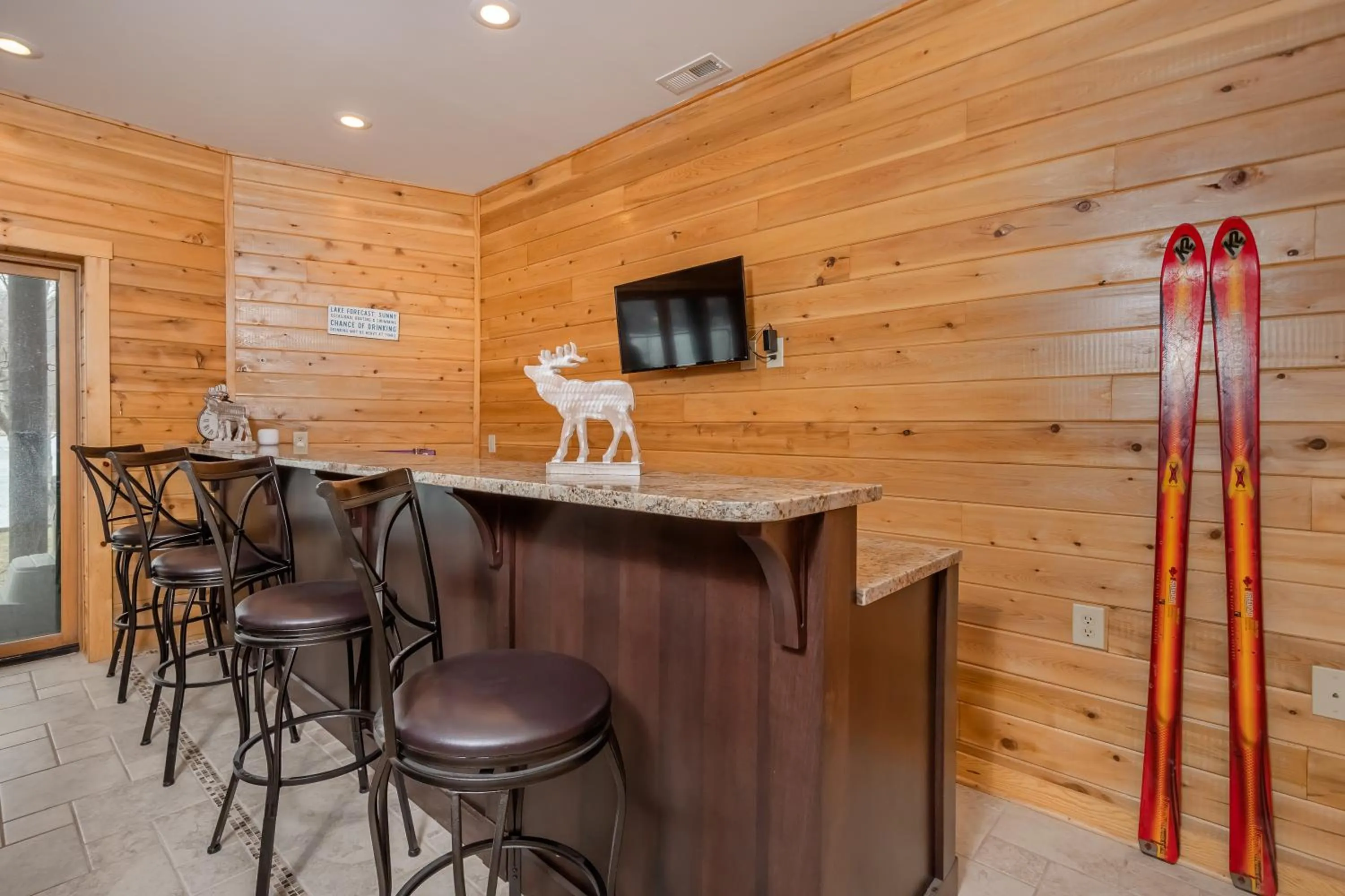 Property building in Cedar Shores Villa 03