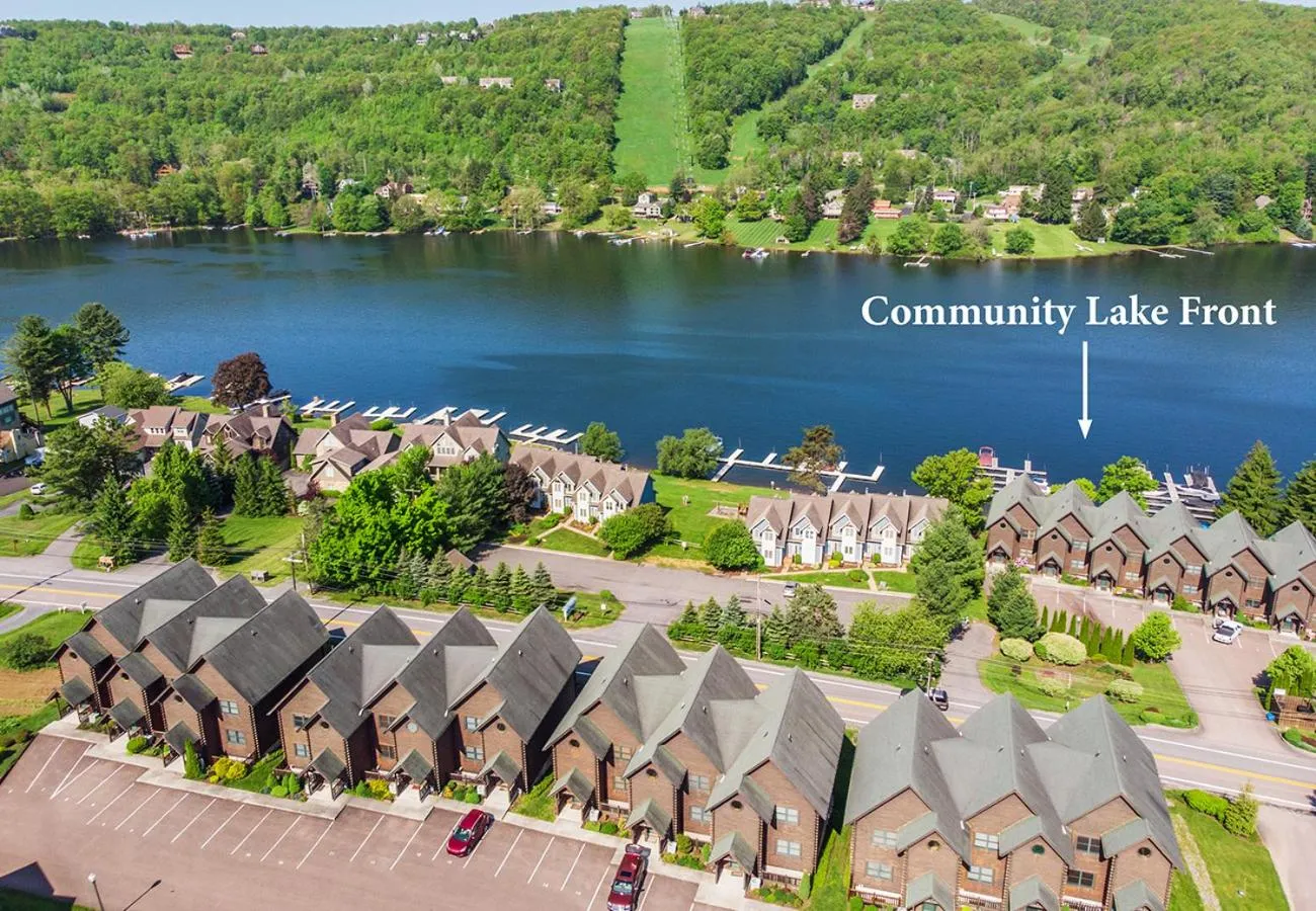 Property building in Cedar Shores Villa 03