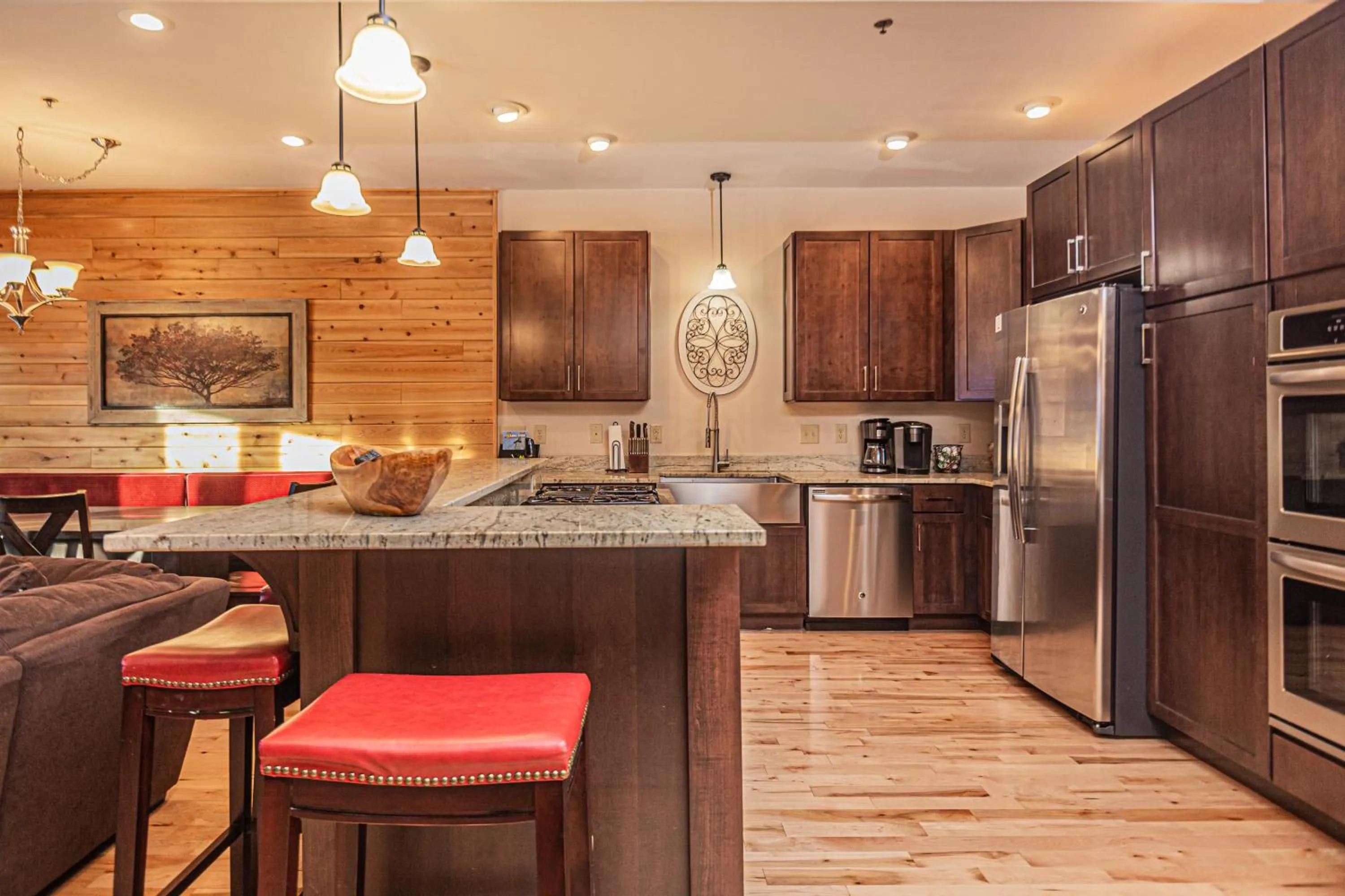 Property building in Cedar Shores Villa 03