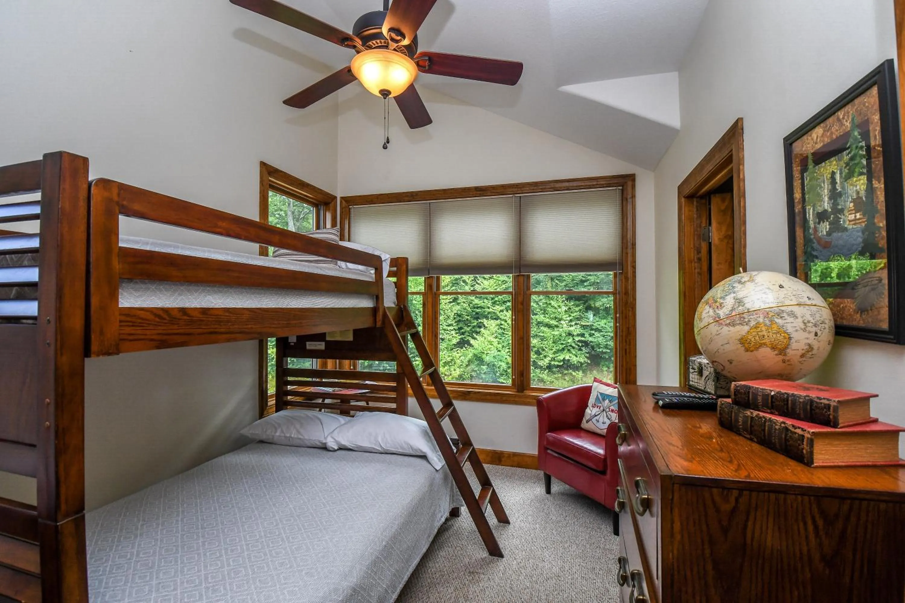 Property building, Bed in Eagles Rest