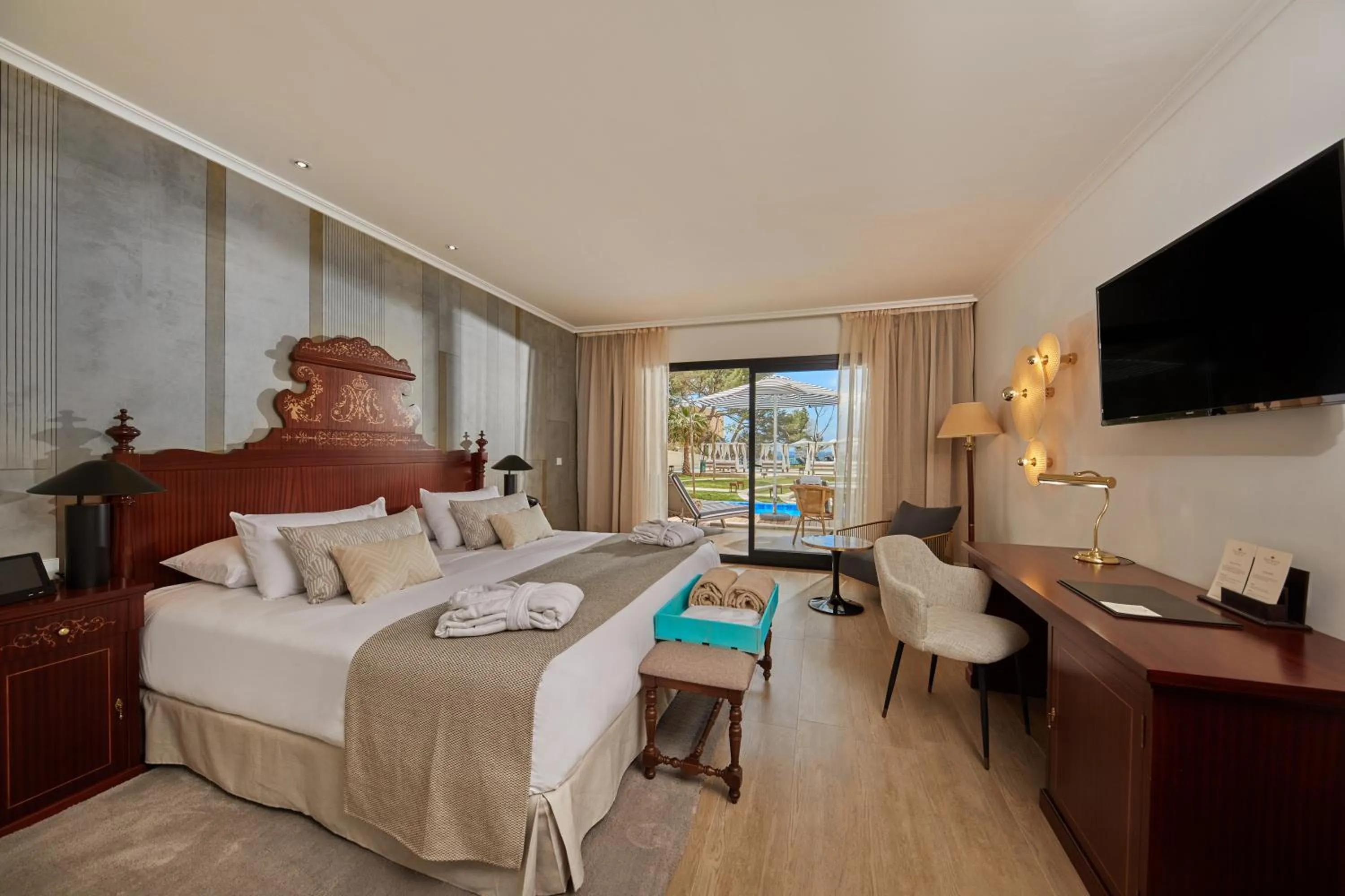 Bed in Secrets Mallorca Villamil Resort & Spa - Adults Only (+18)