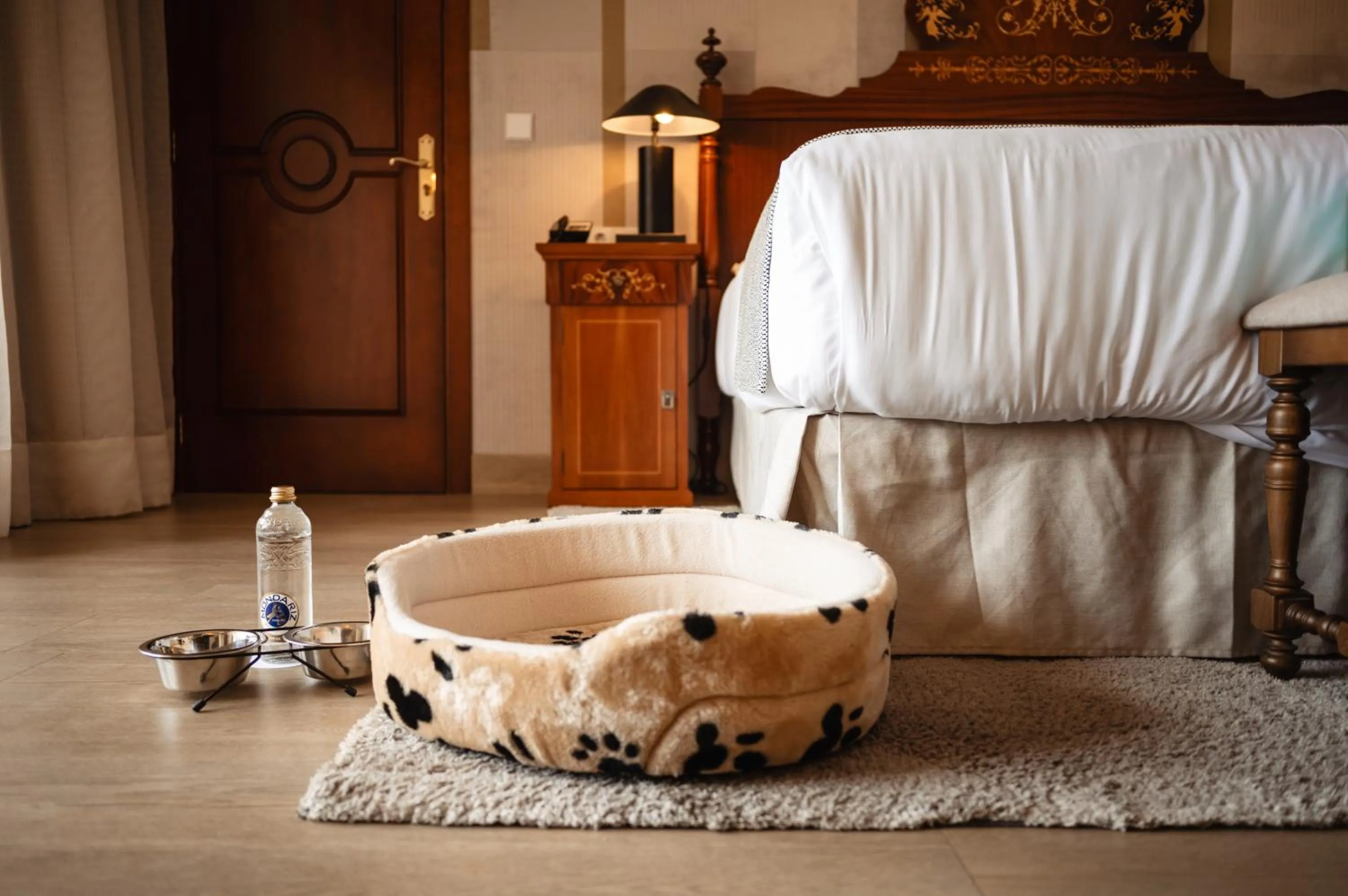 Pets, Bed in Secrets Mallorca Villamil Resort & Spa - Adults Only (+18)