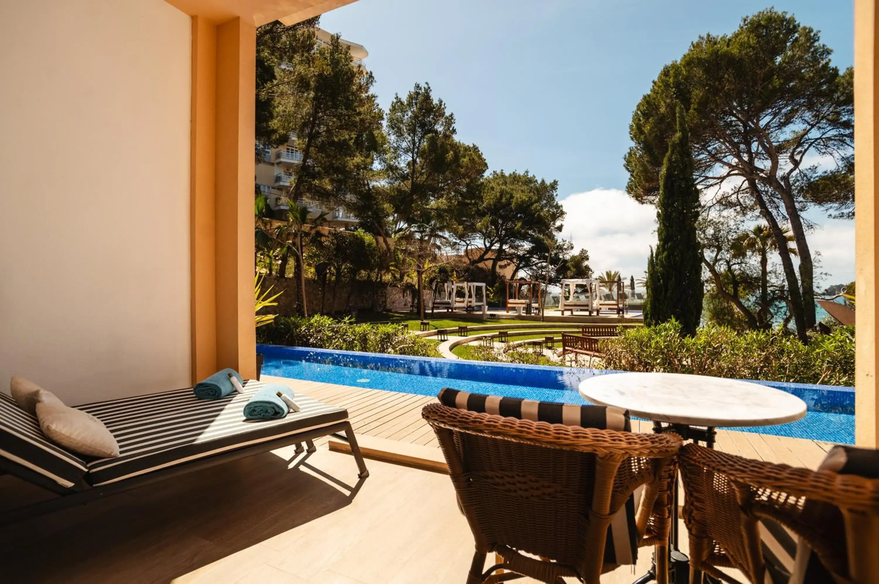 Preferred Club Swim Up Sea View in Secrets Mallorca Villamil Resort & Spa - Adults Only (+18) Preferred Club Swim Up Sea View in Secrets Mallorca Villamil Resort & Spa - Adults Only (+18)