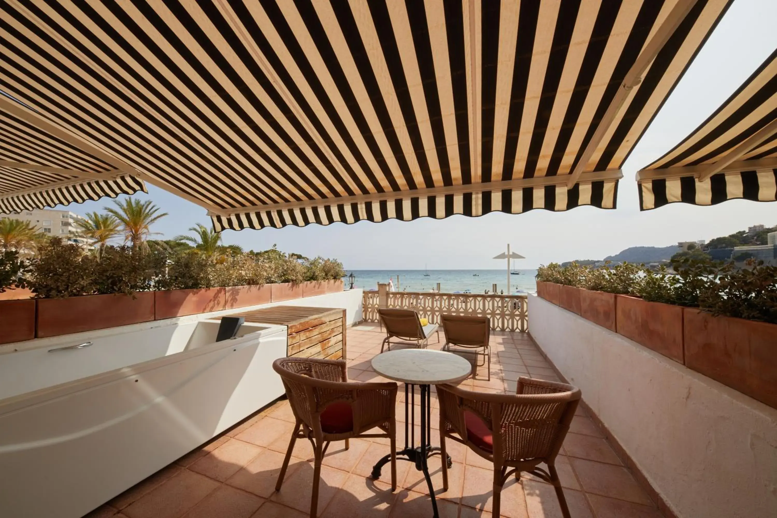 Preferred Club Junior Suite Frontal Sea View with terrace & hot tub in Secrets Mallorca Villamil Resort & Spa - Adults Only (+18) Preferred Club Junior Suite Frontal Sea View with terrace & hot tub in Secrets Mallorca Villamil Resort & Spa - Adults Only (+18)