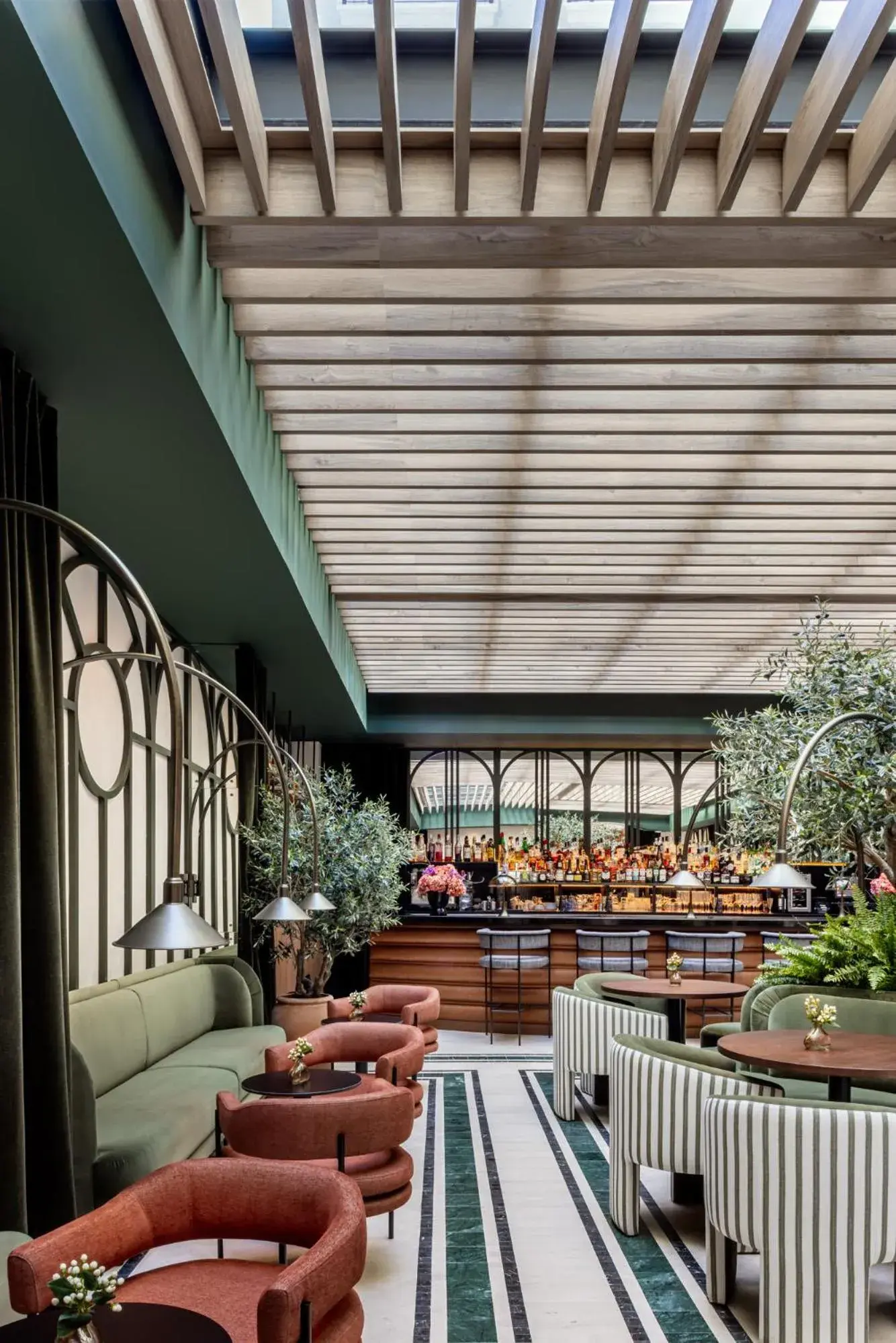 Lounge or bar in TÓTEM Madrid, a Small Luxury Hotel of the World Lounge or bar in TÓTEM Madrid, a Small Luxury Hotel of the World