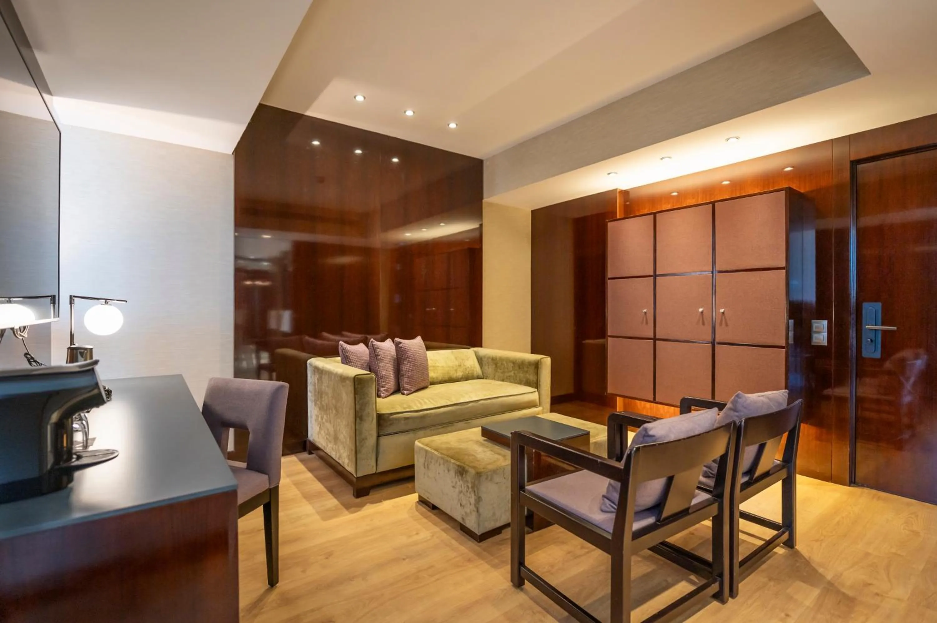 Living room in Hyatt Regency Barcelona Tower