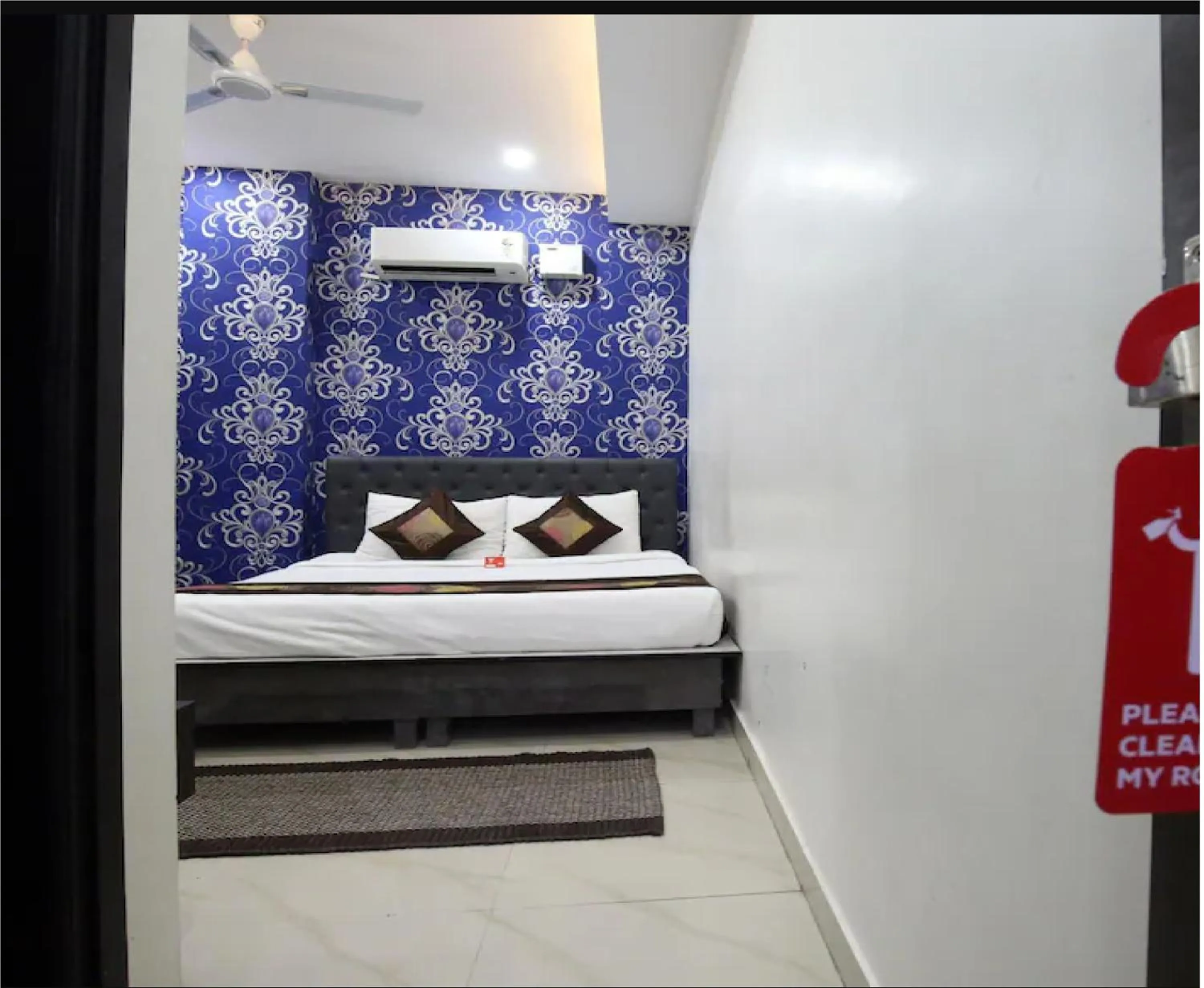 Bed in Hotel Cross Road By WB Inn