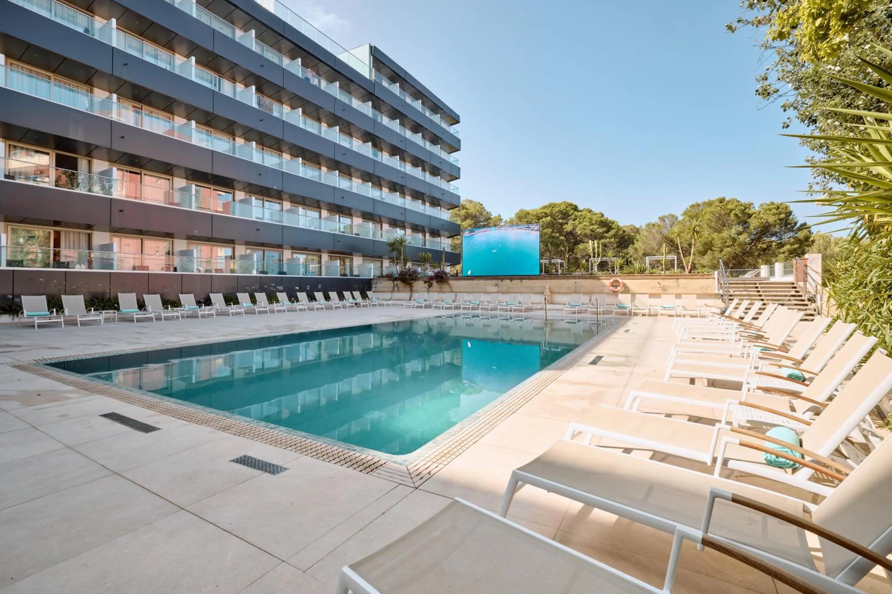 Property building in Hotel Ipanema Beach