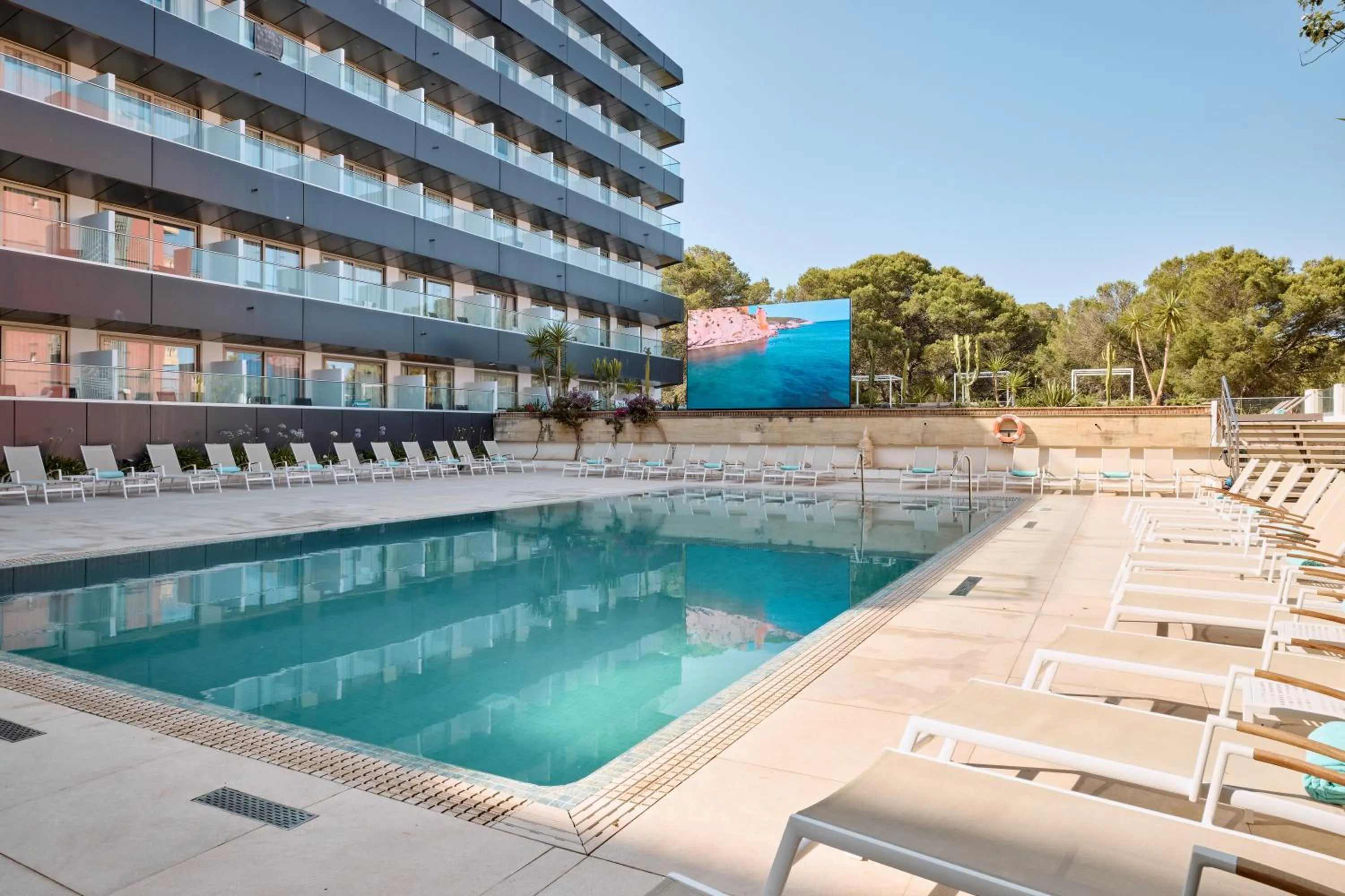 Property building in Hotel Ipanema Beach