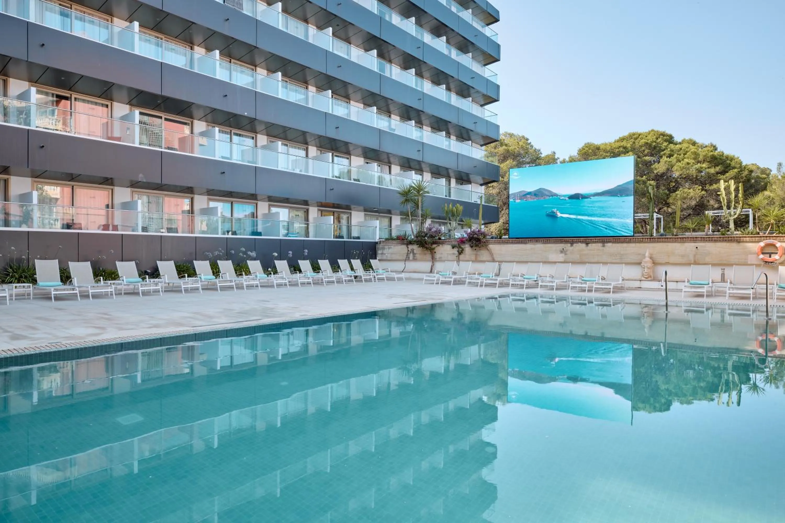 Property building in Hotel Ipanema Beach