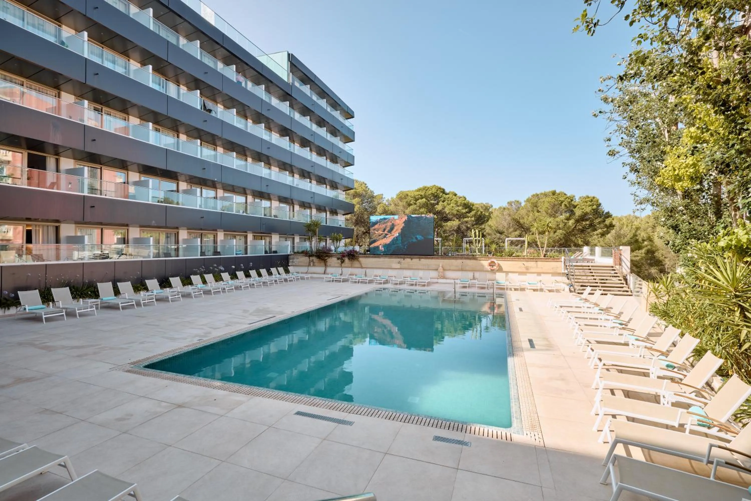 Property building in Hotel Ipanema Beach