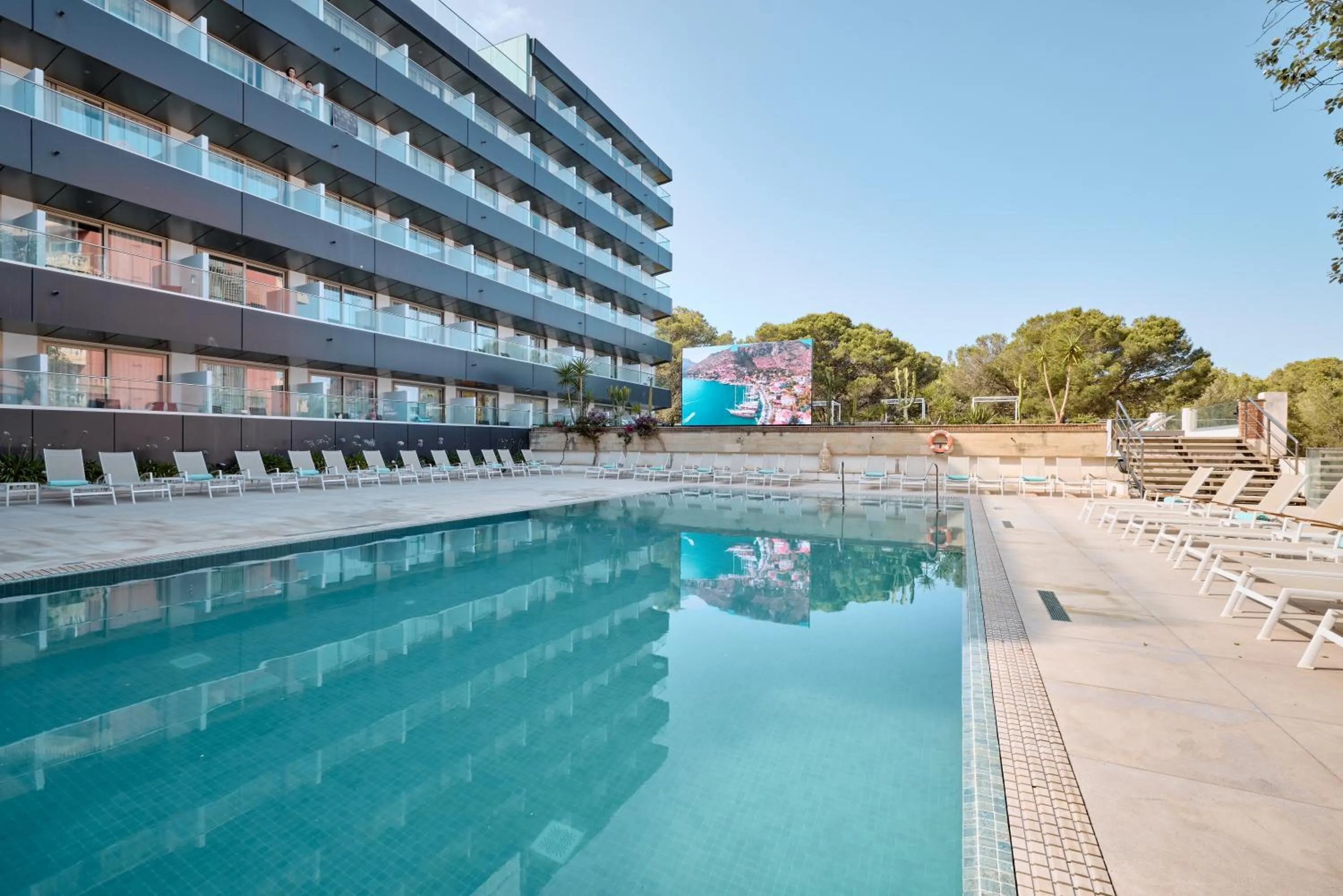 Property building in Hotel Ipanema Beach