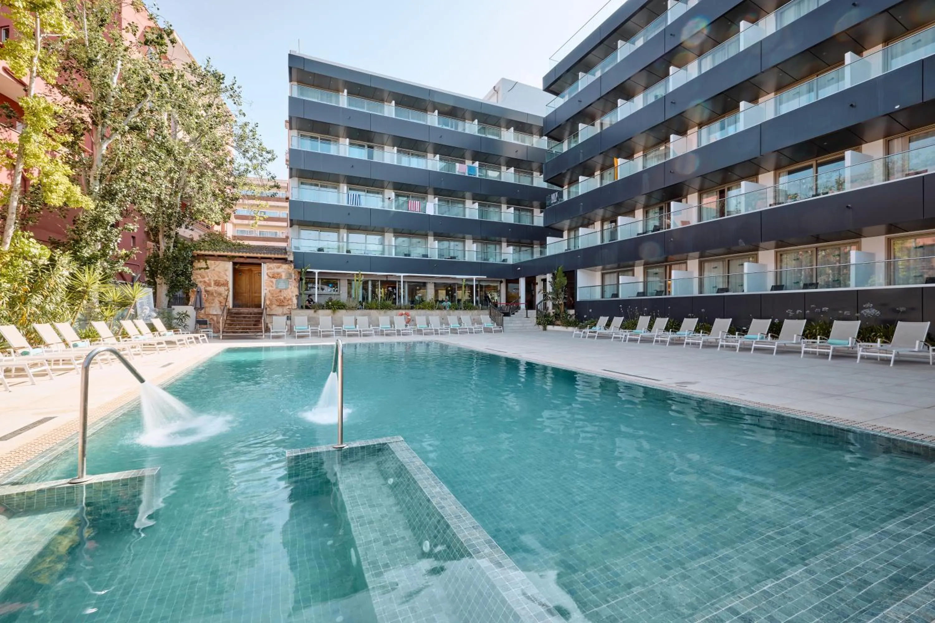 Property building in Hotel Ipanema Beach