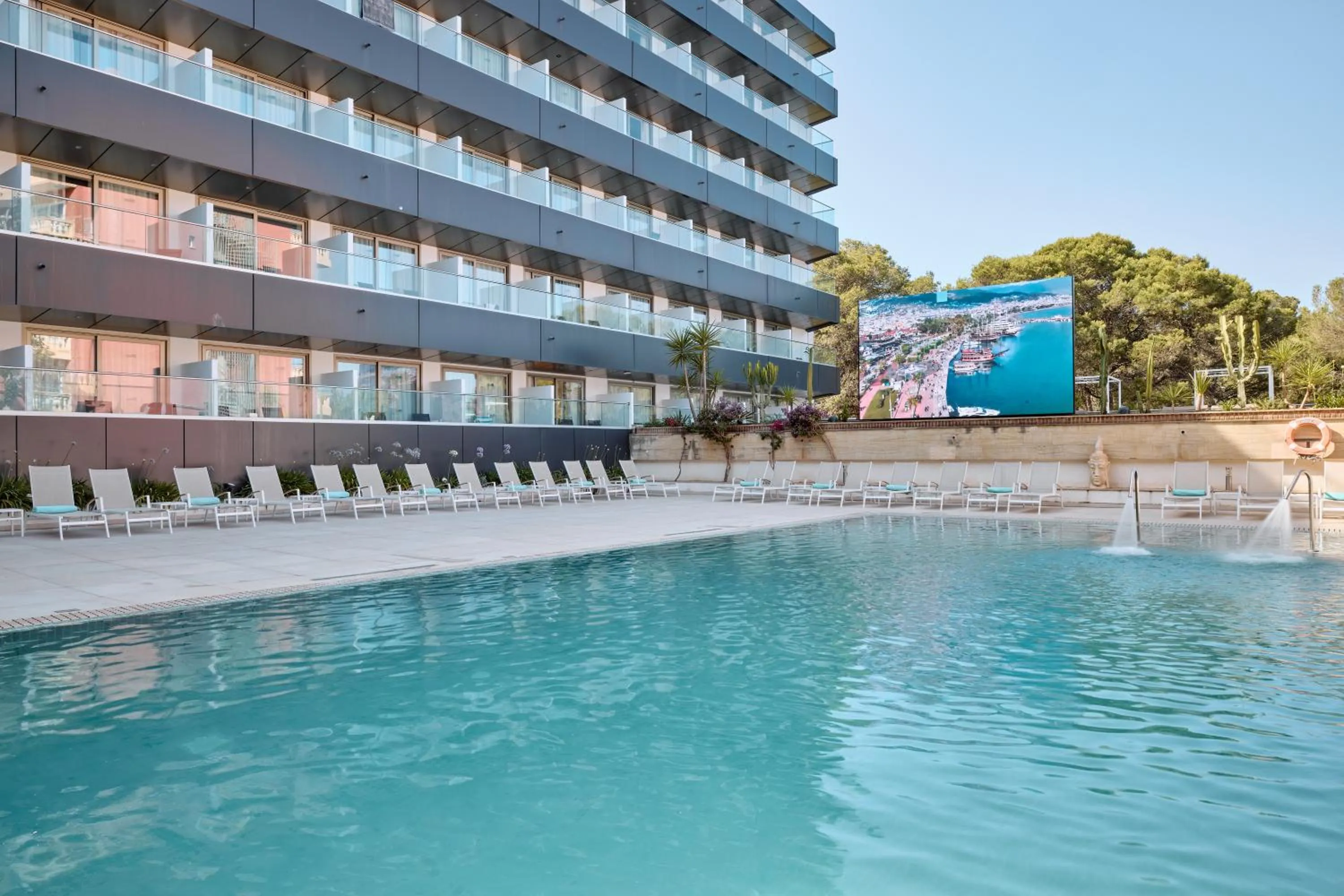 Property building in Hotel Ipanema Beach